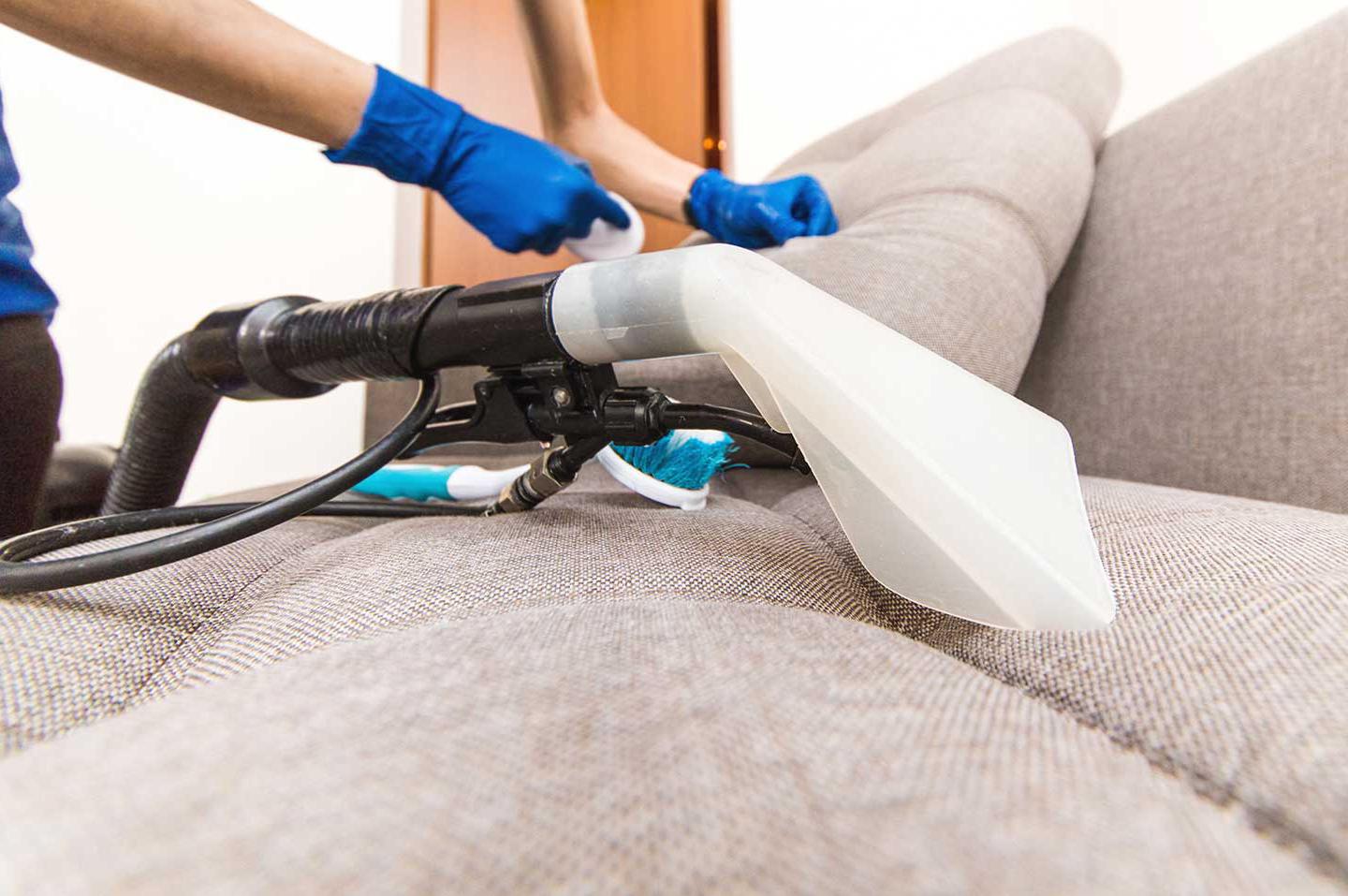 Čištění koberců a čalounění