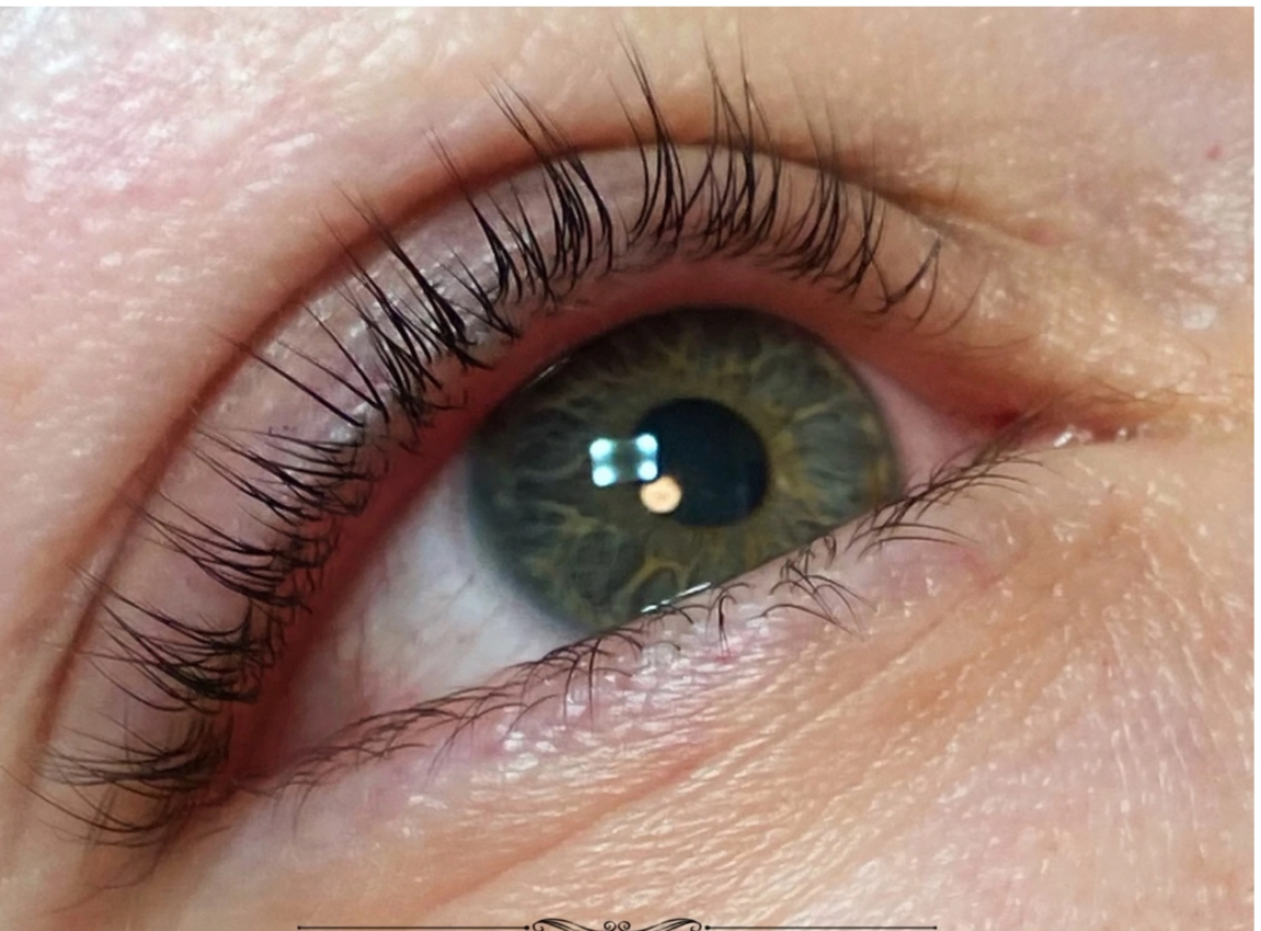 Laminace řas a obočí