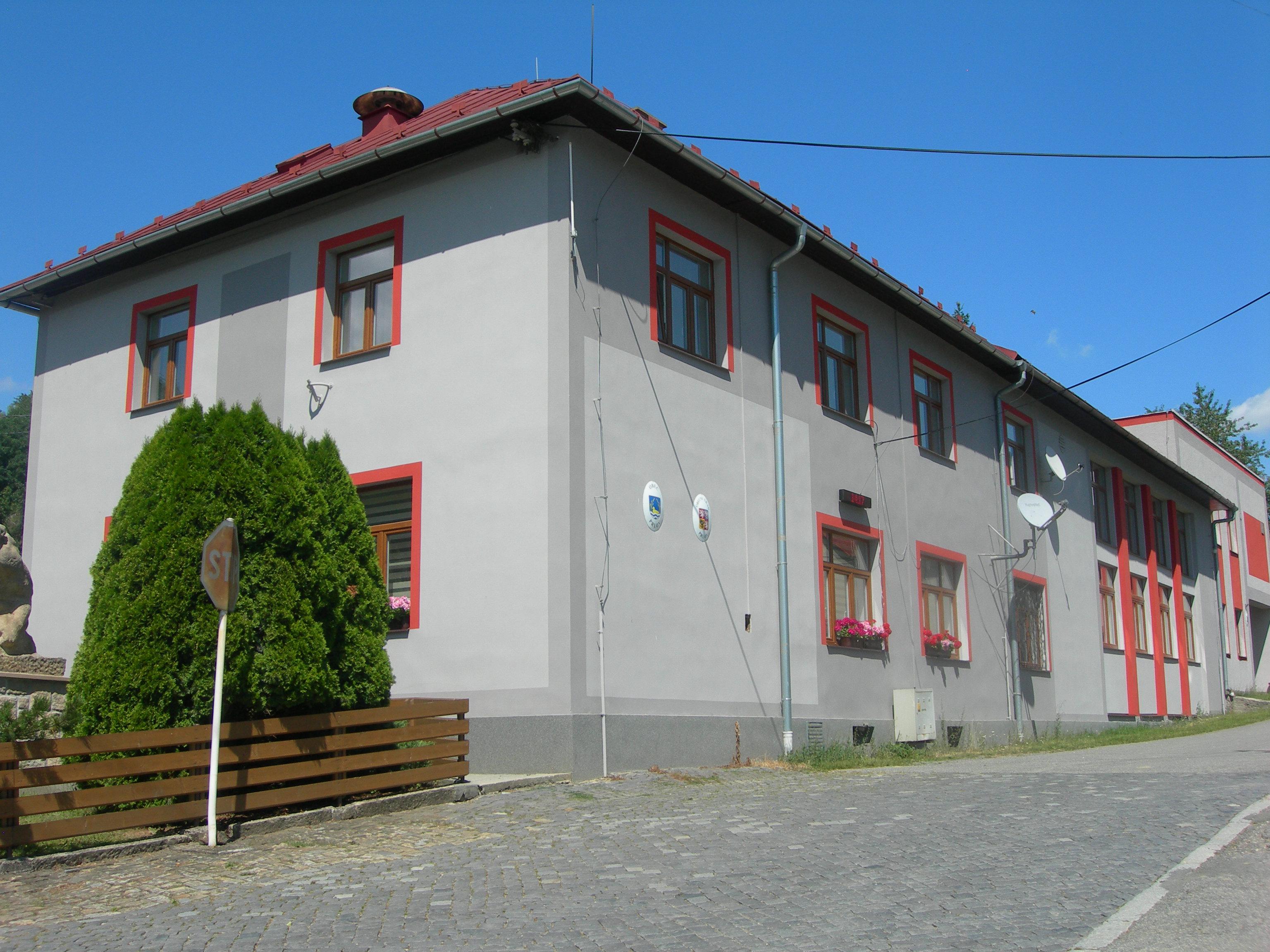 Prlov - obecní úřad foto 2