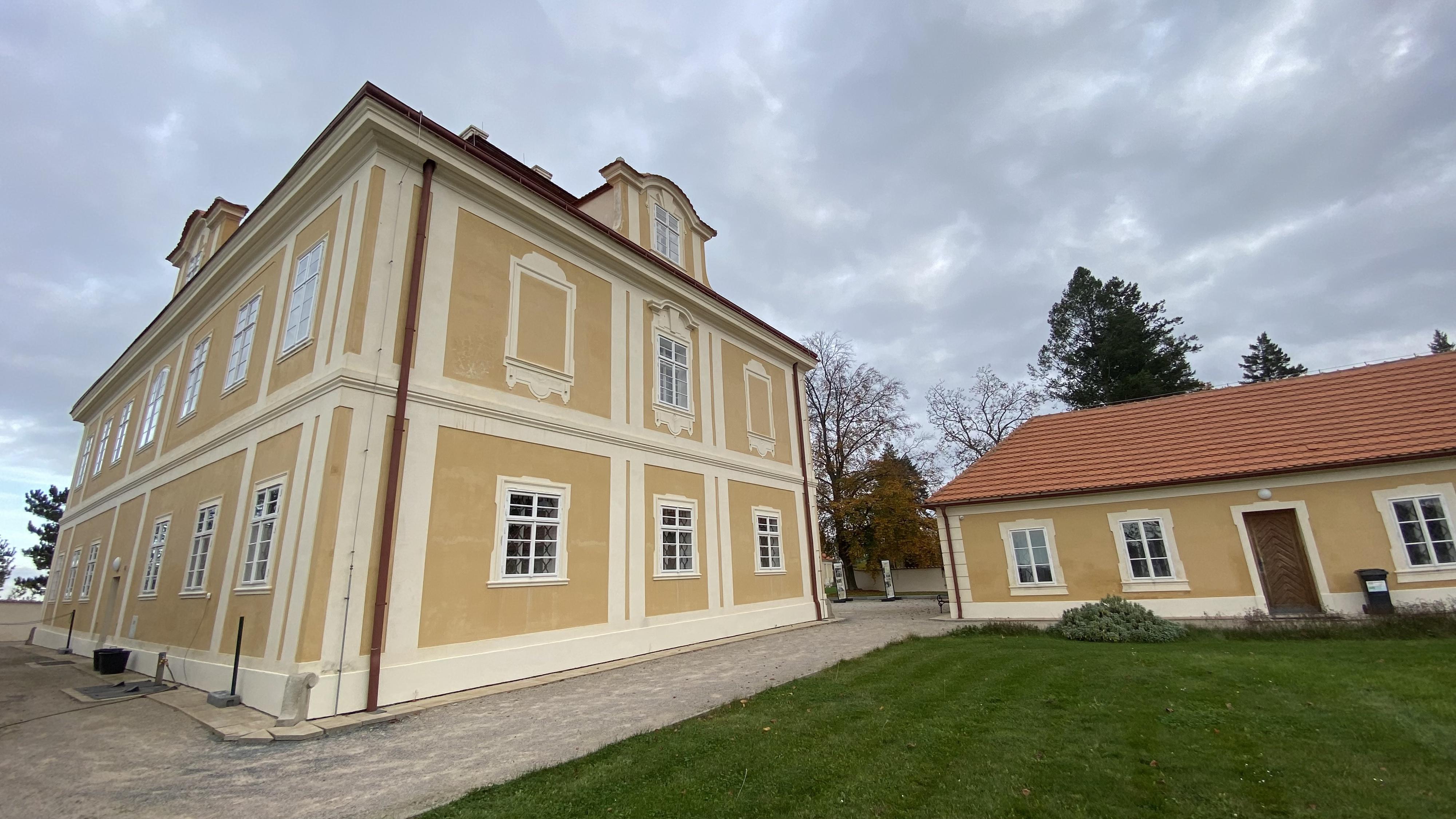 Památník národního útlaku a odboje Panenské Břežany foto 5