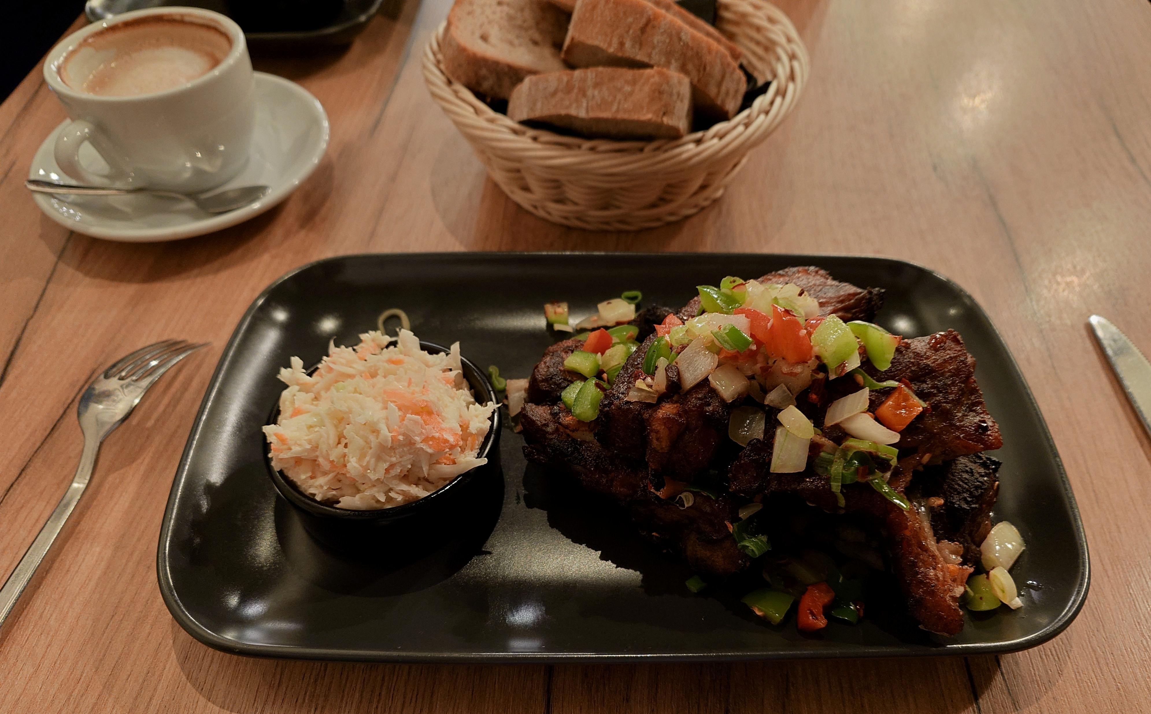 John’s Ribs Bistro