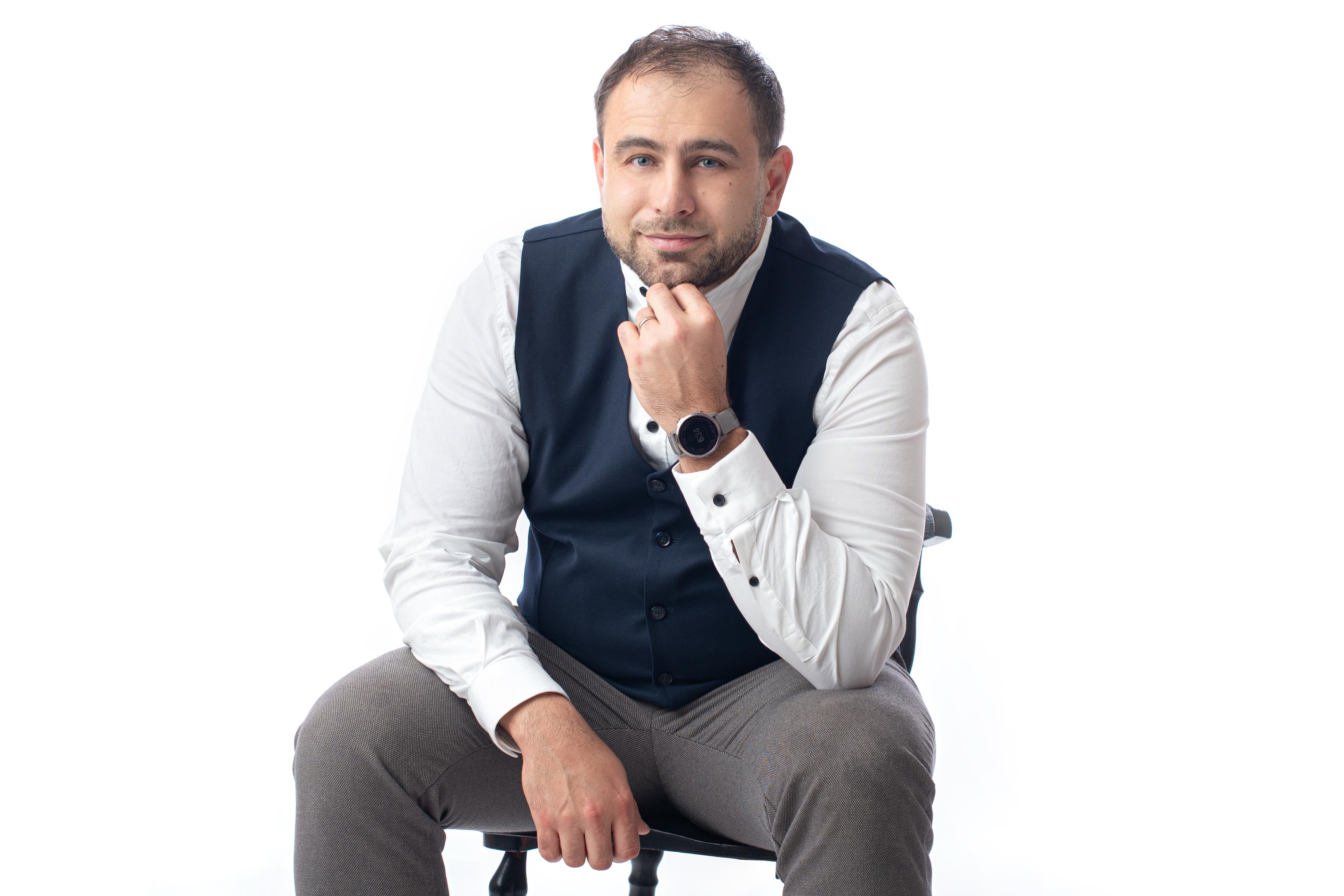 Pavel Beregsázi, M.R.E.