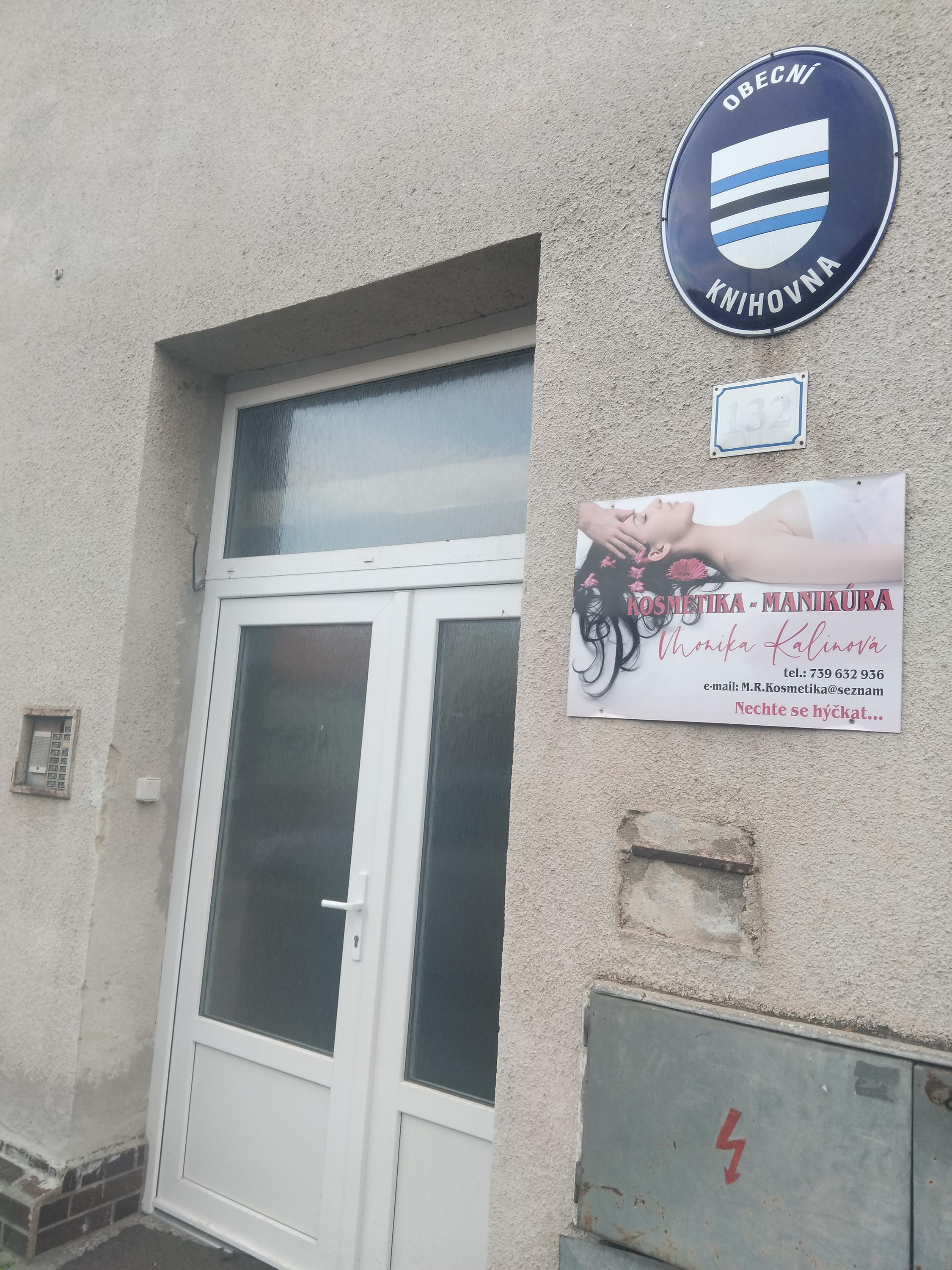 Obecní knihovna Dolní Loučky foto 2