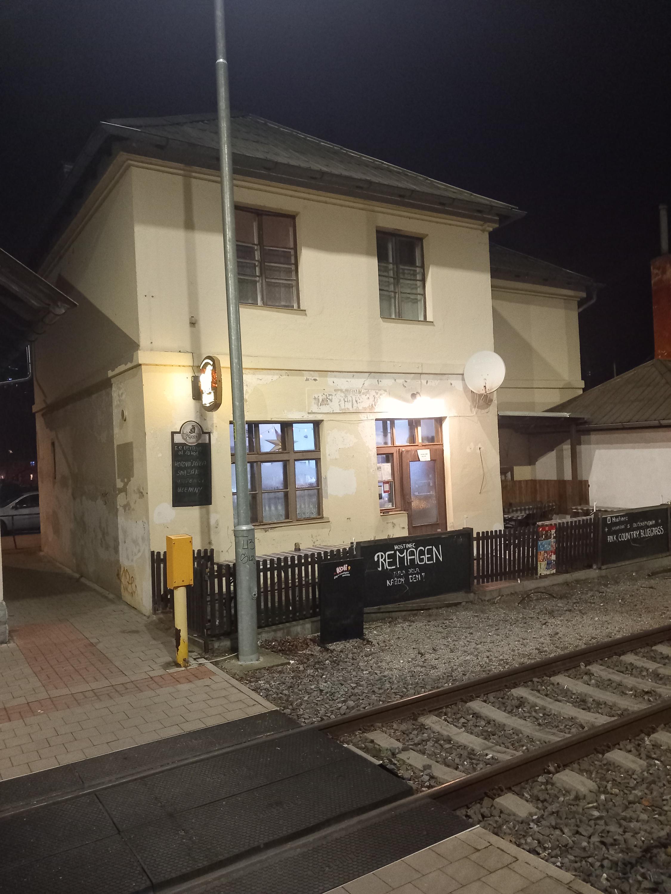 Nádražní restaurace foto 6