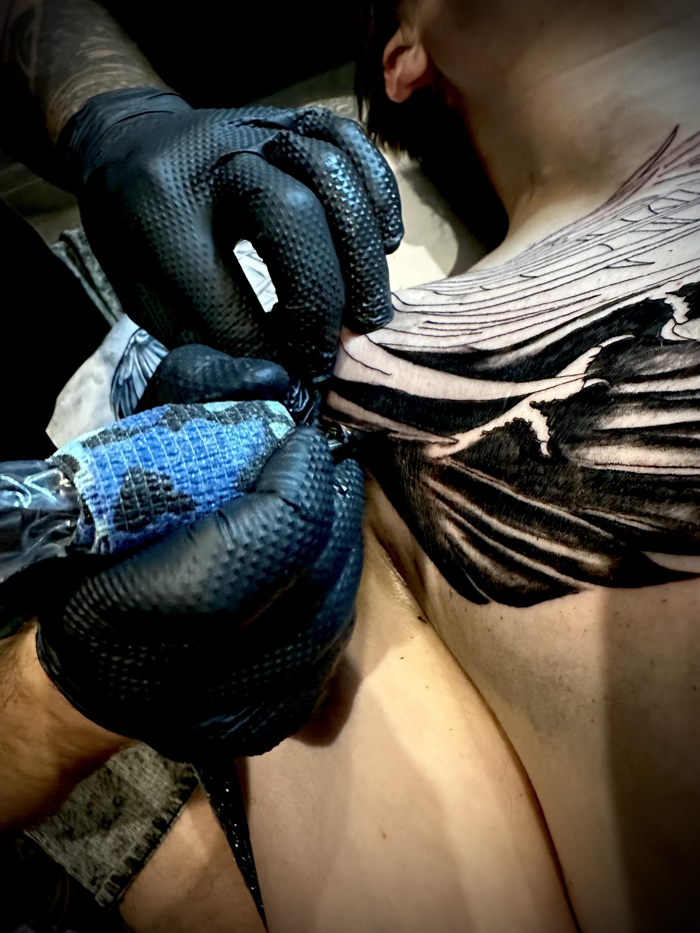 Blackhole tattoo foto 3