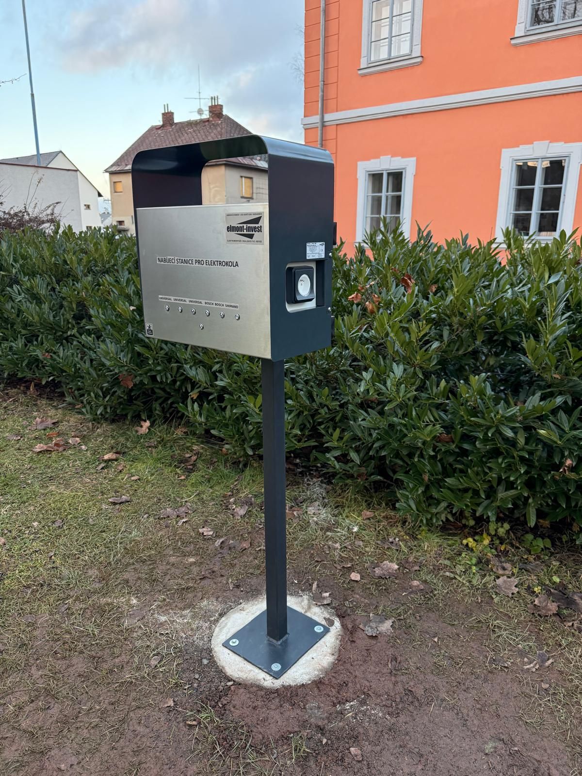 Dobíjecí stanice pro elektrokola foto 6