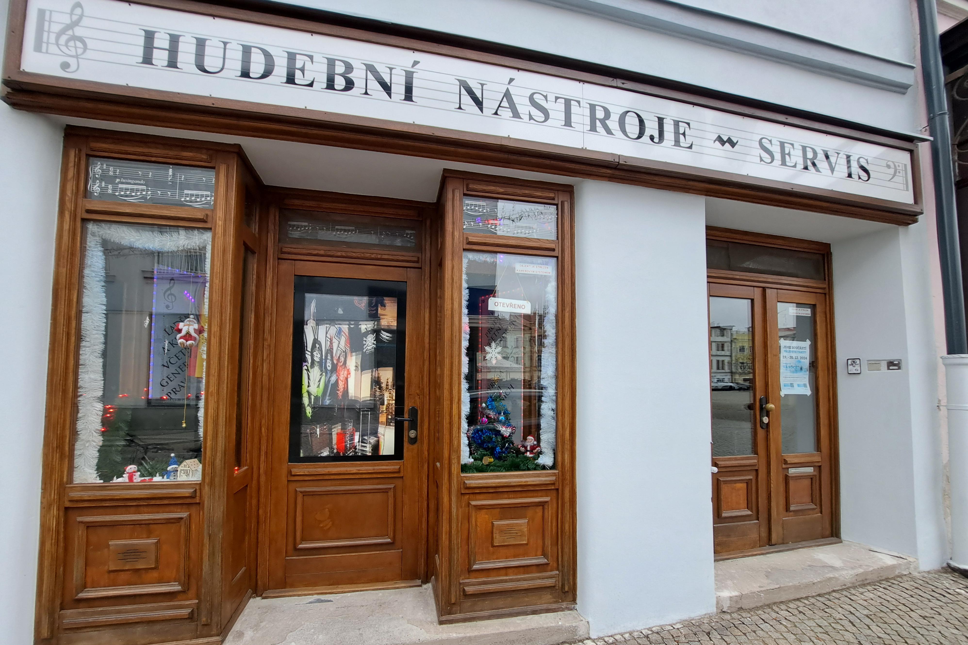 Hudební nástroje u Zámku