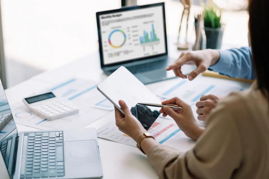 Radíme, zařizujeme, pečujeme