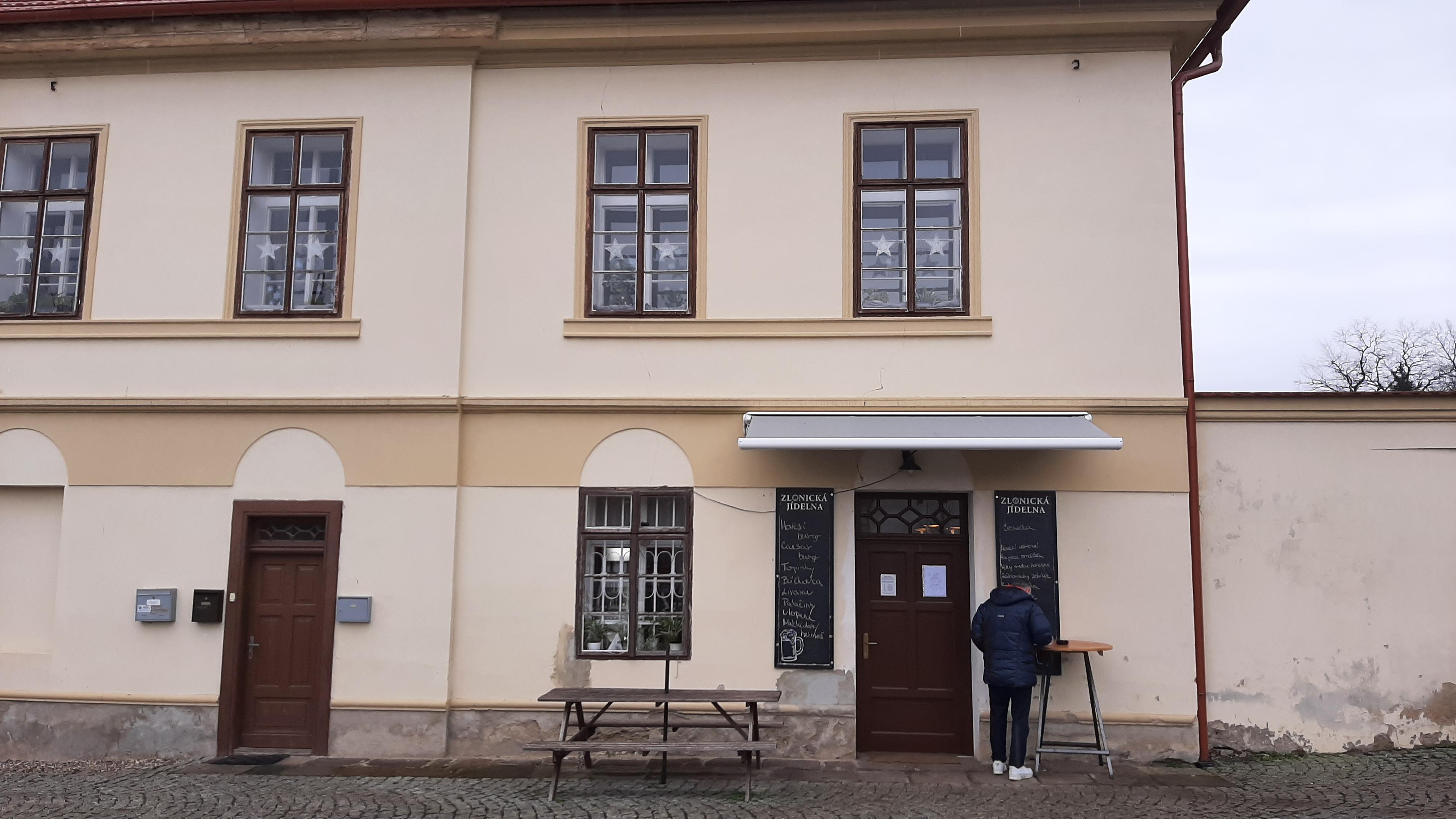 Zlonická jídelna foto 2