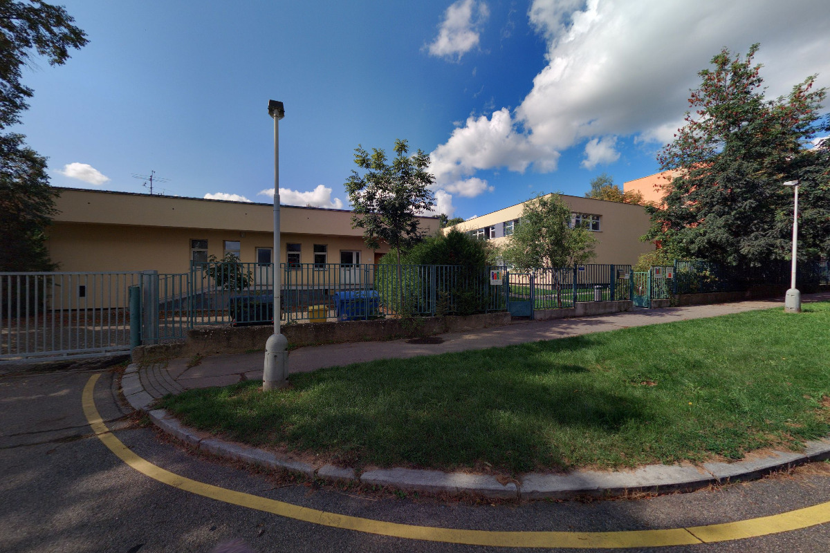 ZUŠ Jižní Město, Praha 4, Křtinská foto 4