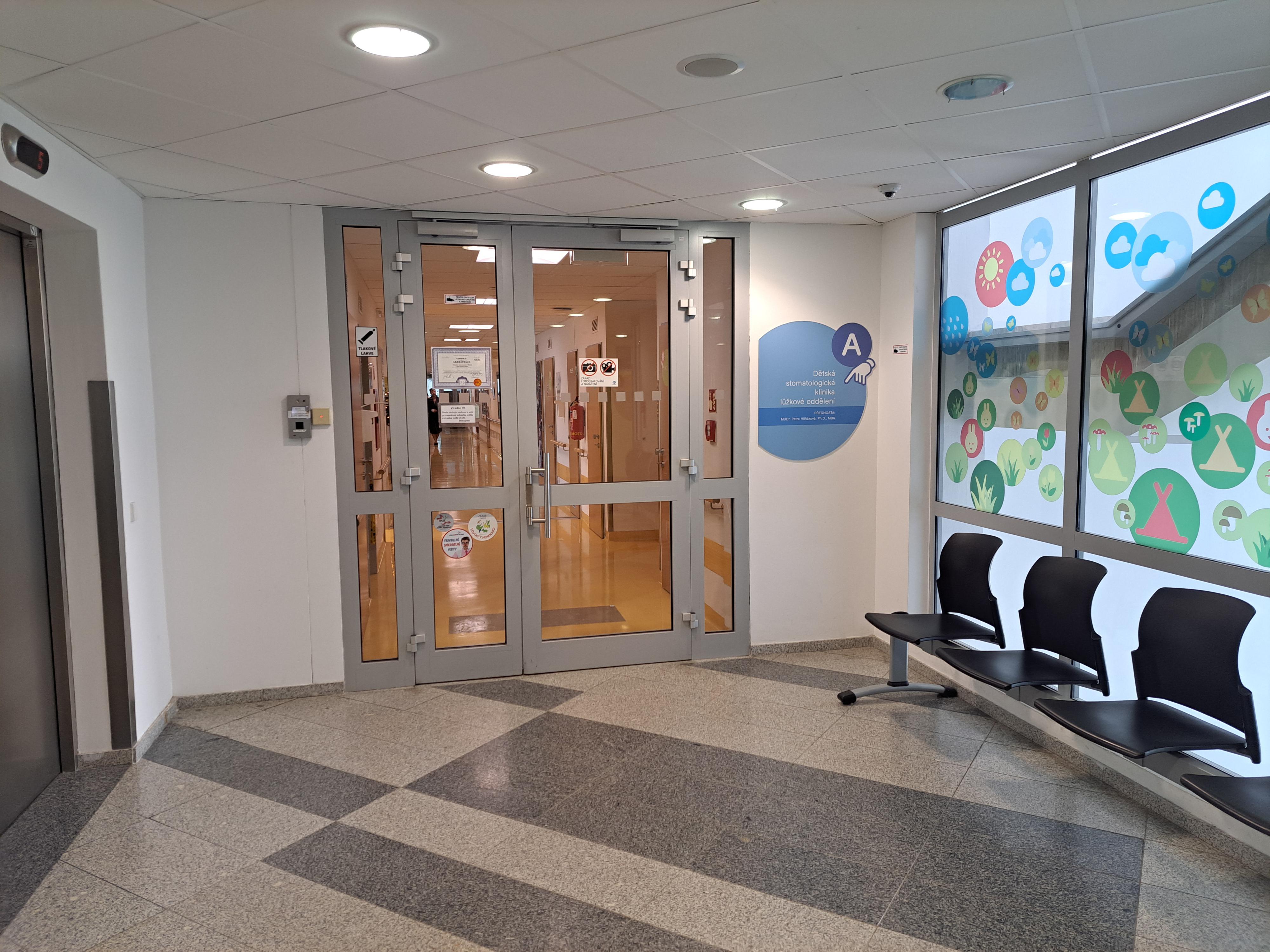 Lůžkové oddělení Stomatologické kliniky dětí a dospělých 2. LF UK a FNMH, pracoviště Motol