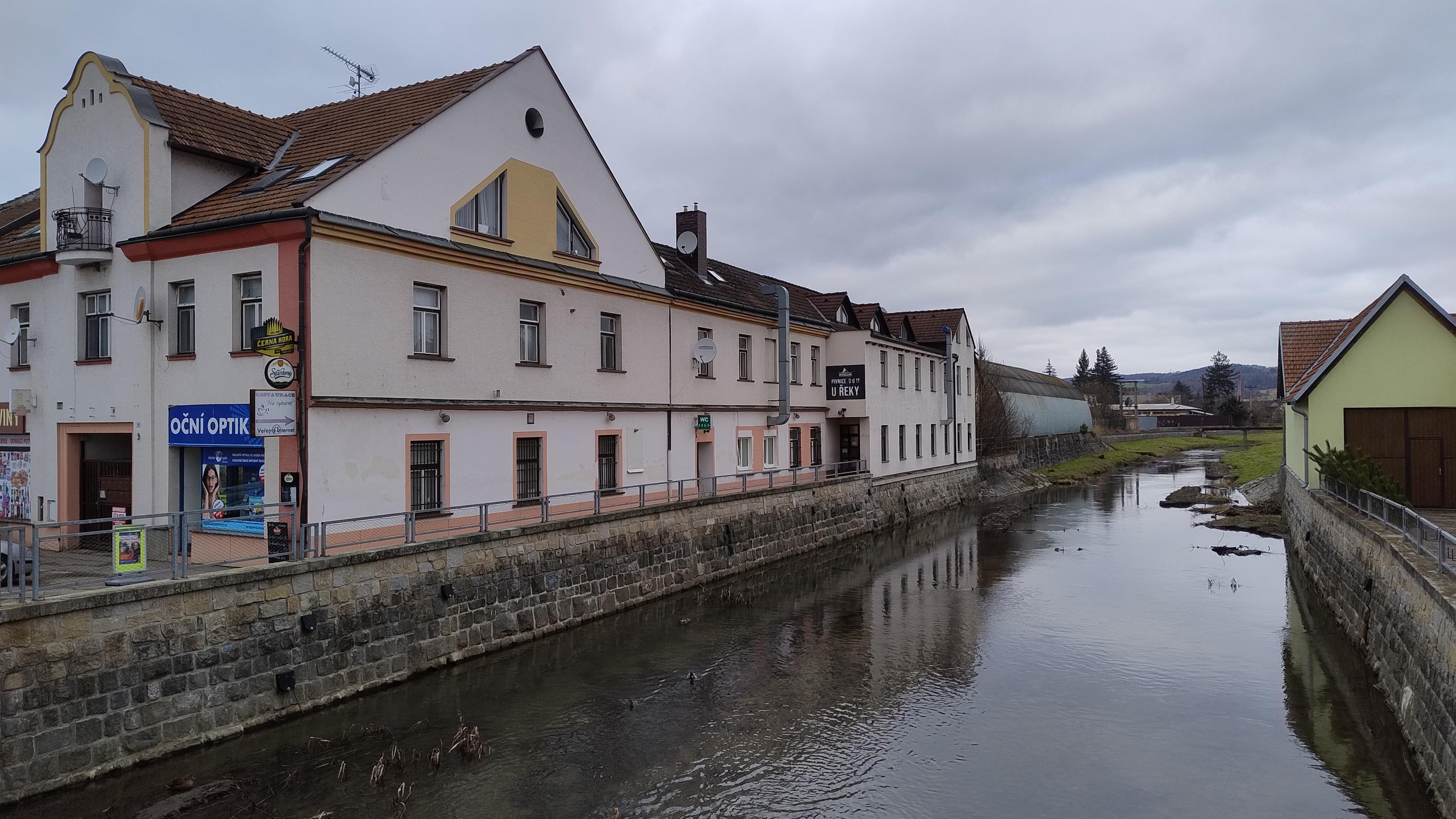 PIVNICE U ŘEKY foto 2