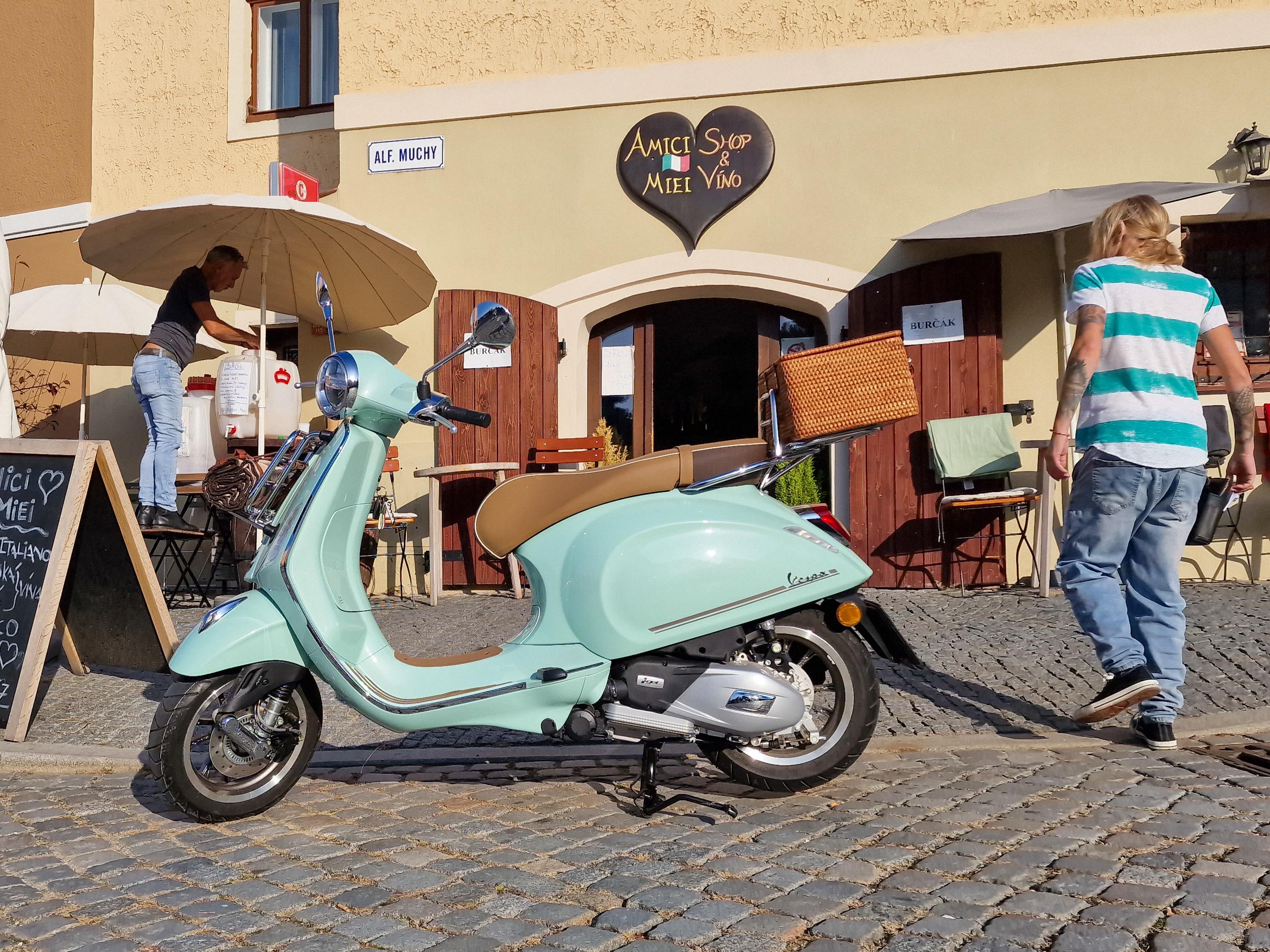 Amici Miei Mikulov - shop & víno foto 6