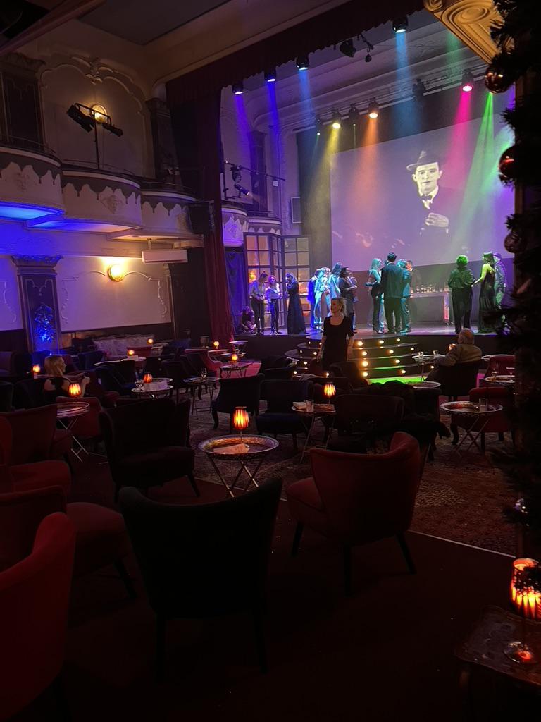 Royal Theatre & Club Chic foto 2