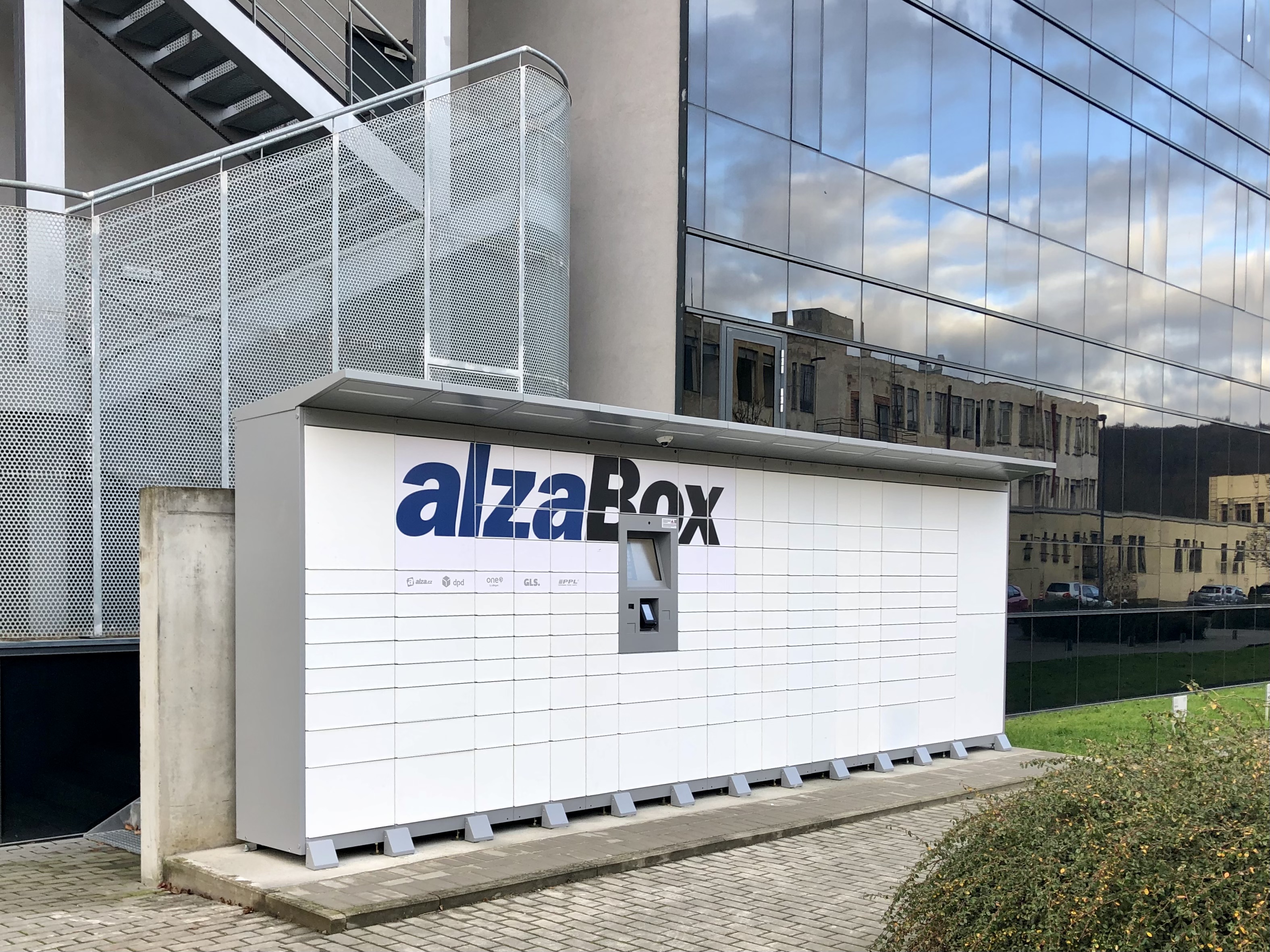 AlzaBox foto 2