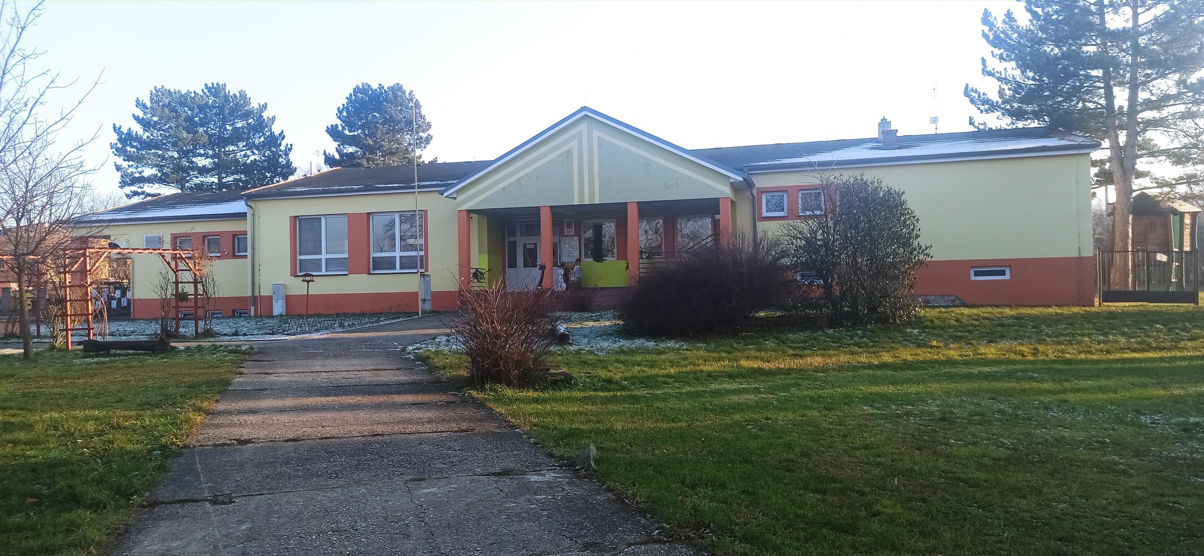Základní škola Tvarožná Lhota foto 3