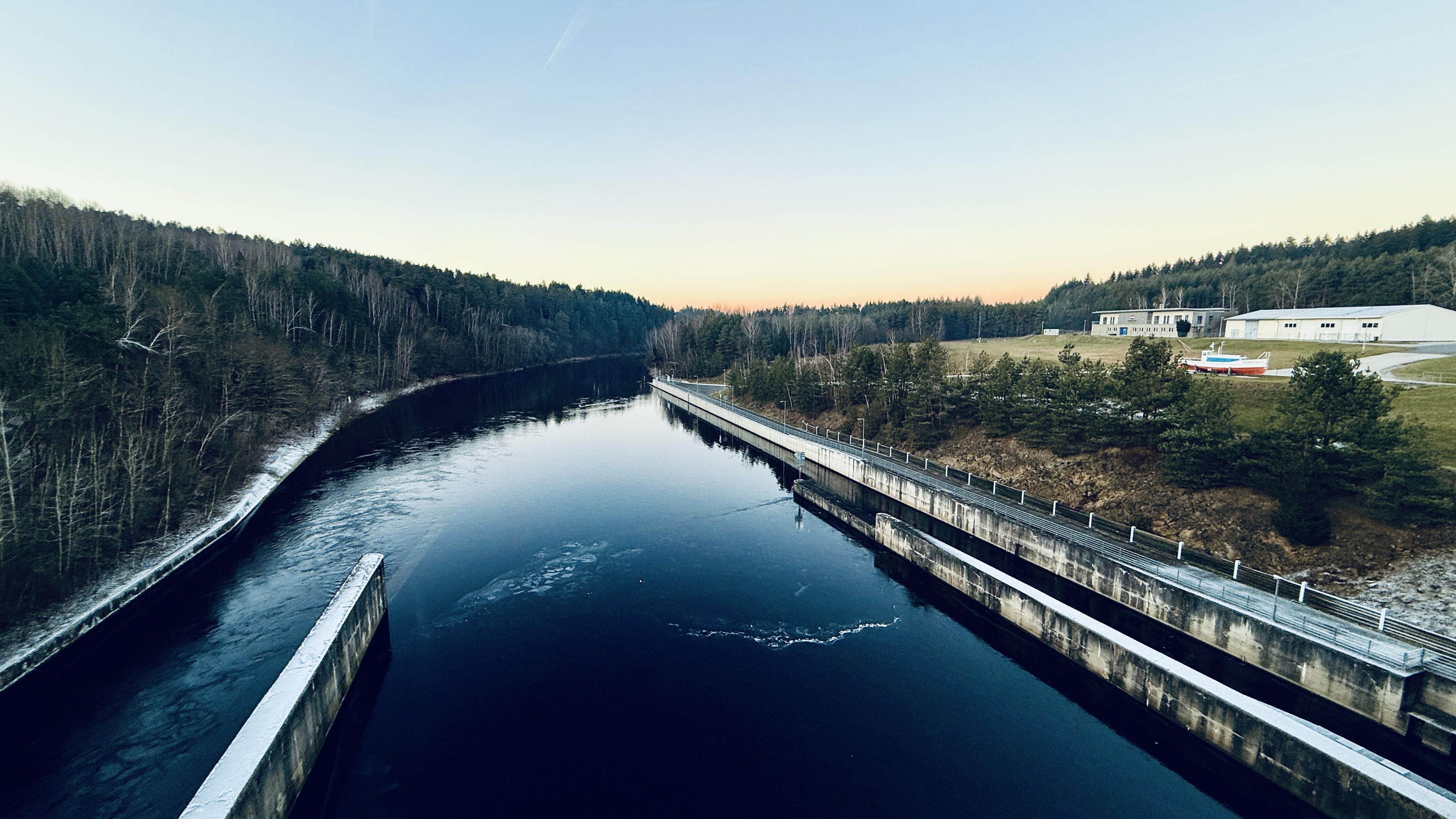 Plavební komora Hněvkovice přehrada foto 3