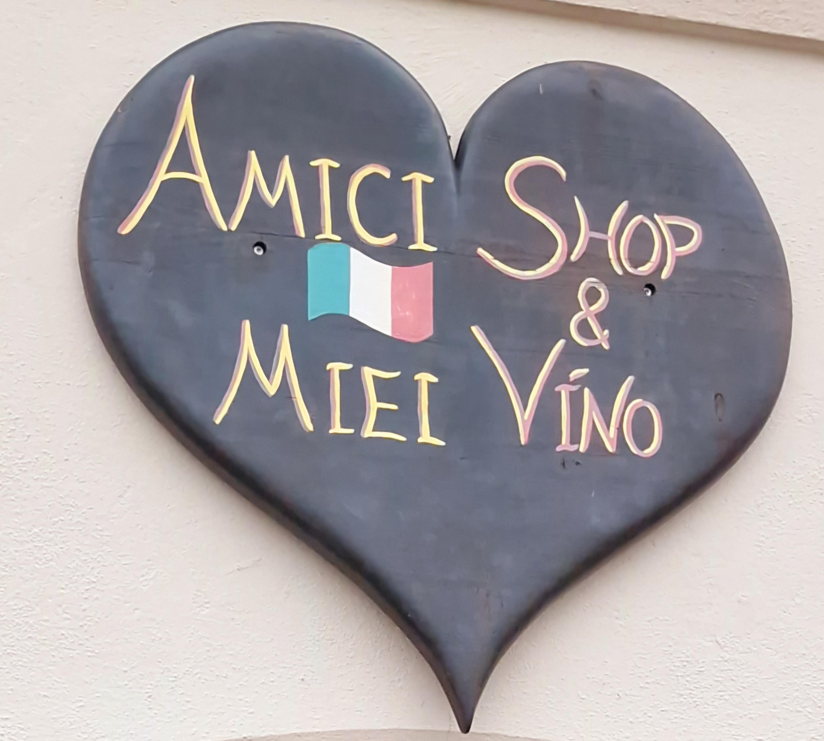 Amici Miei Mikulov - shop & víno foto 3