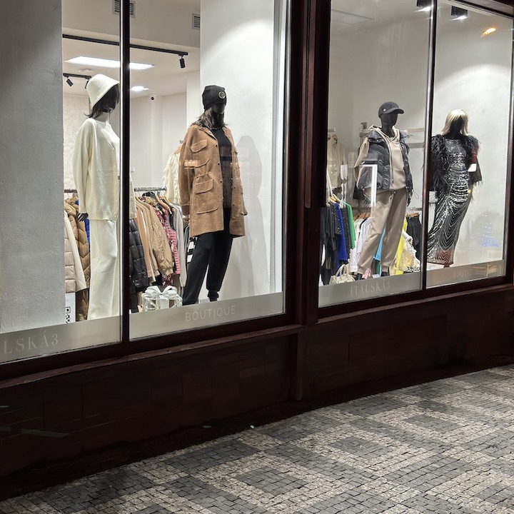 ITALSKÁ3 boutique foto 2