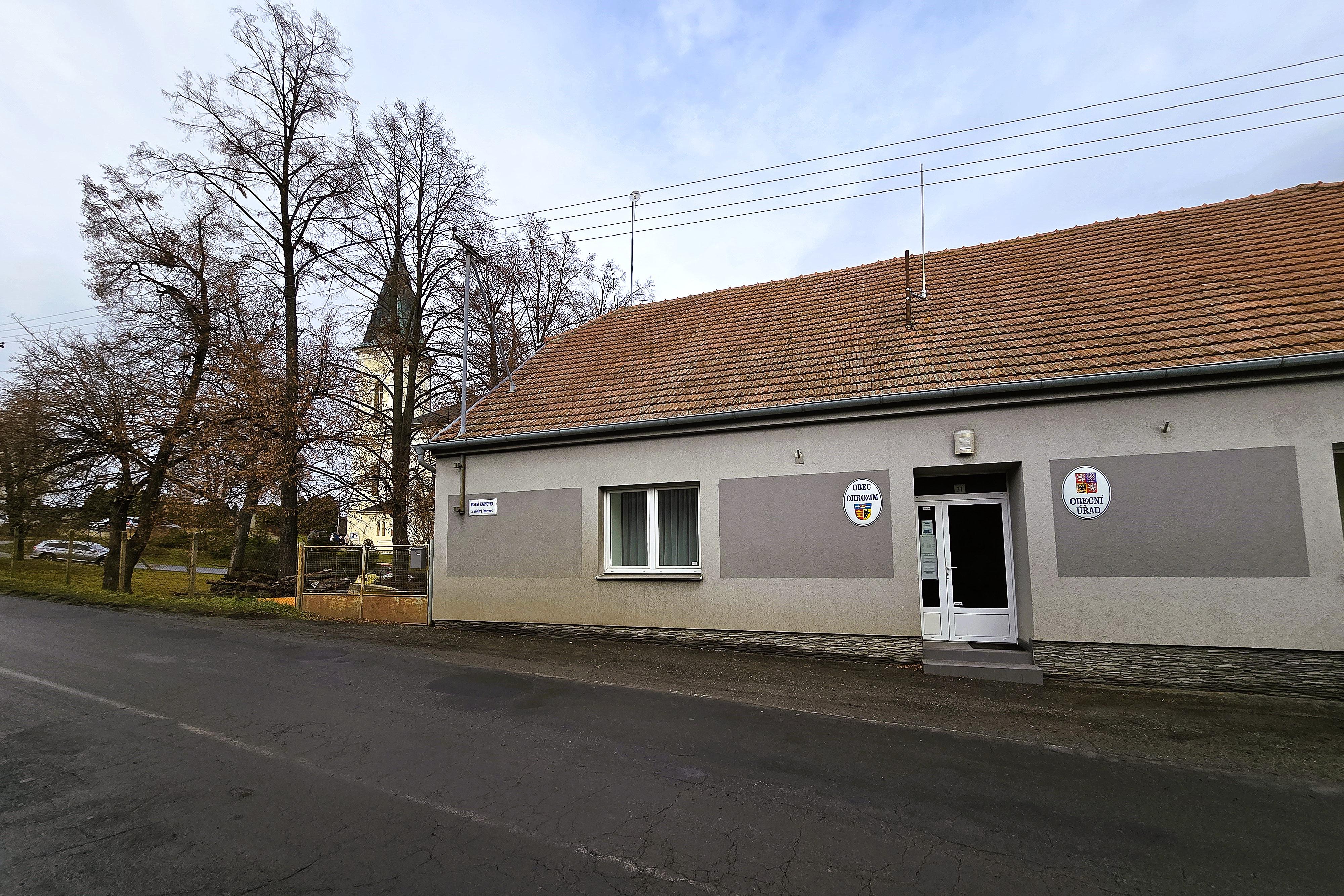 Ohrozim - obecní úřad foto 3
