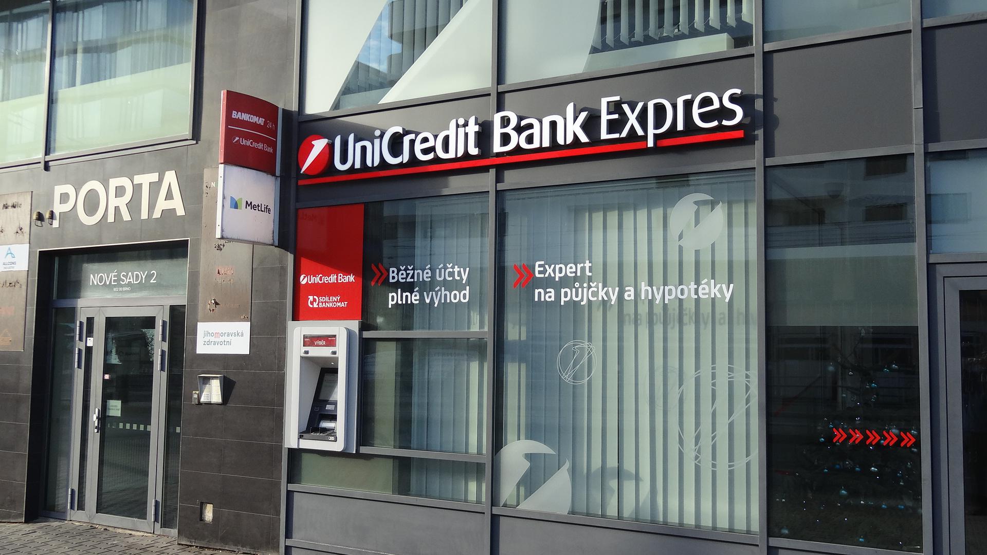 Bankomat UniCredit Bank Czech Republic foto 2