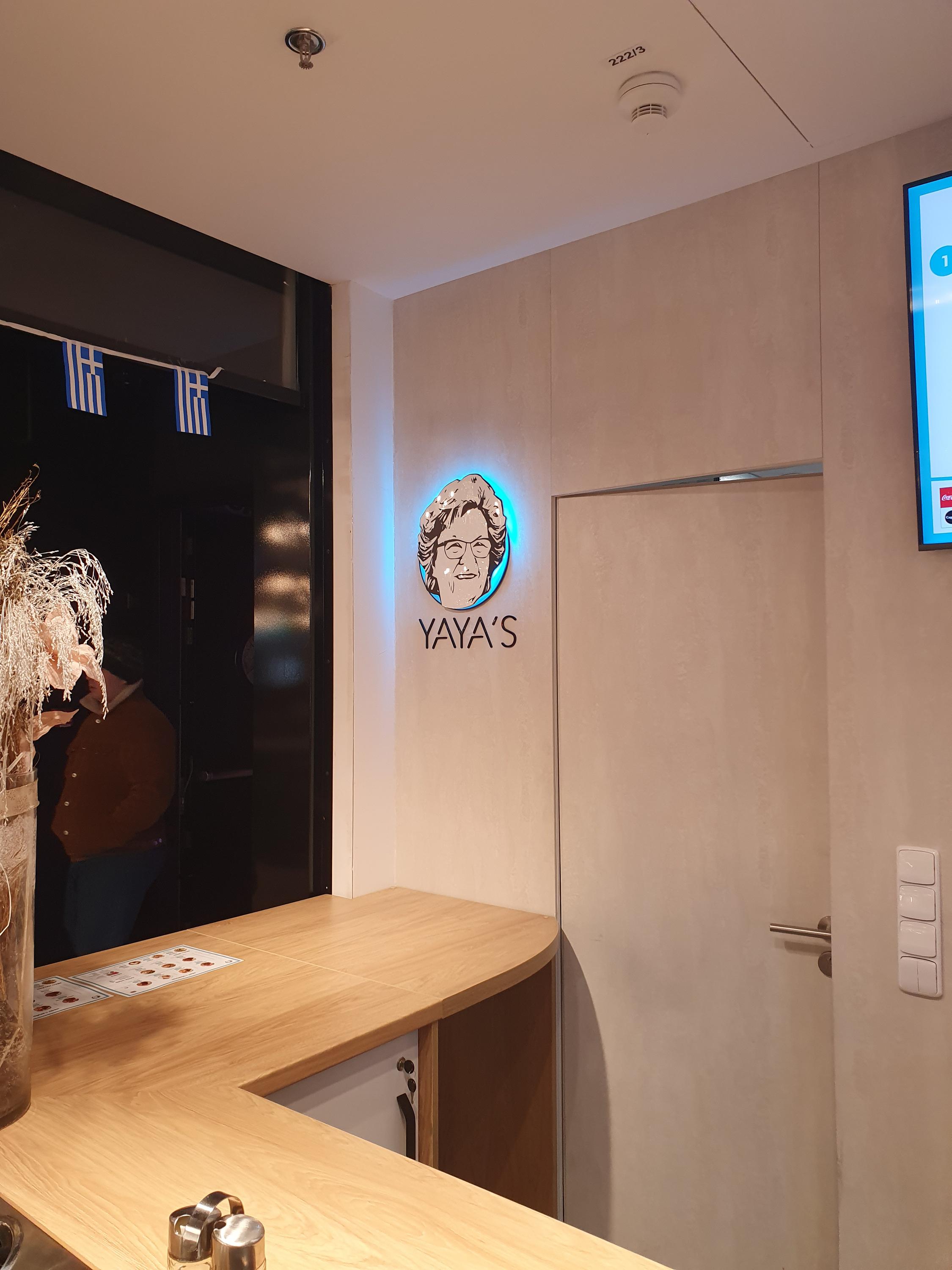 YAYA’s Meat & Seafood foto 3