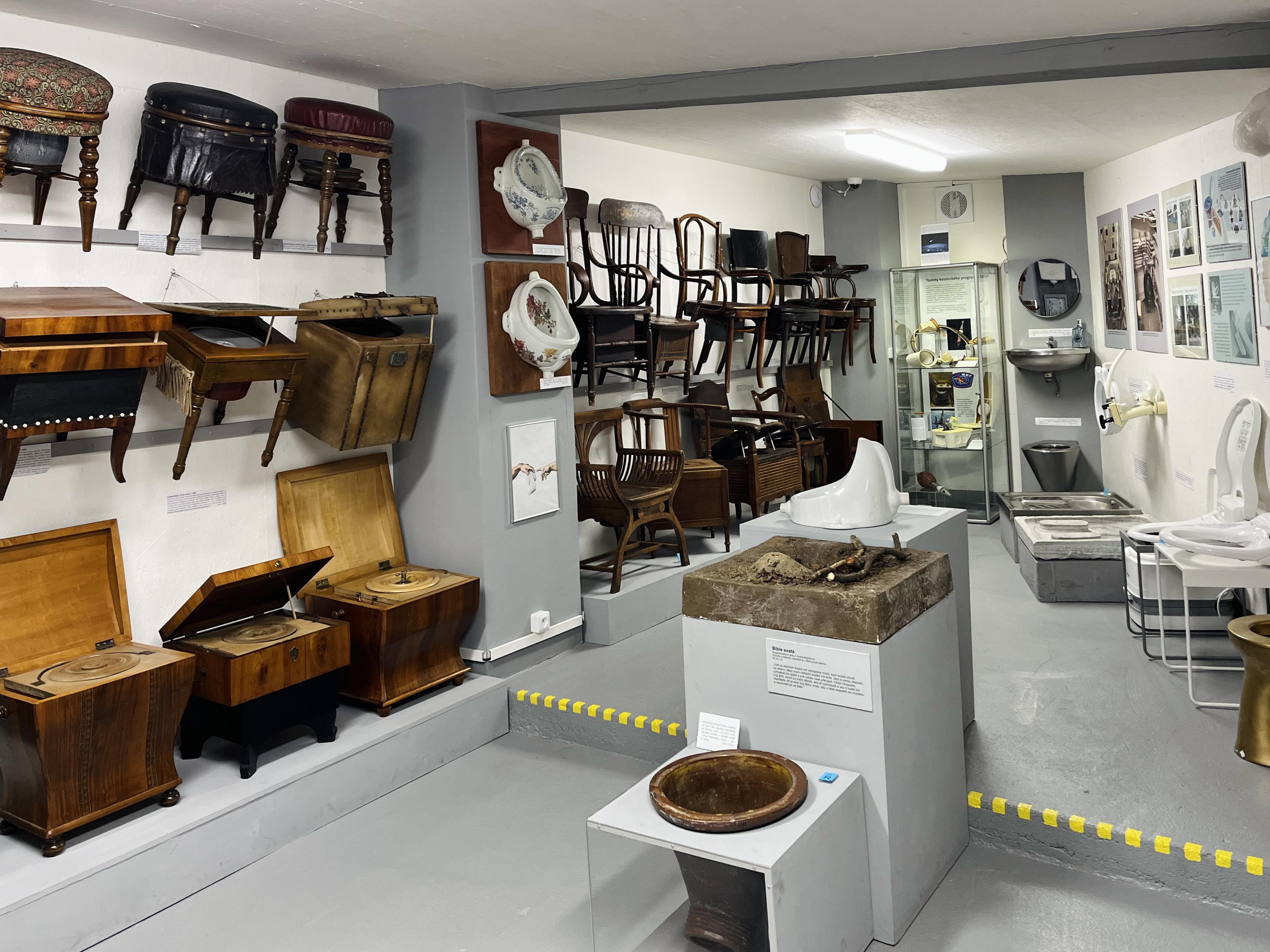 Muzeum historických nočníků a toalet foto 4