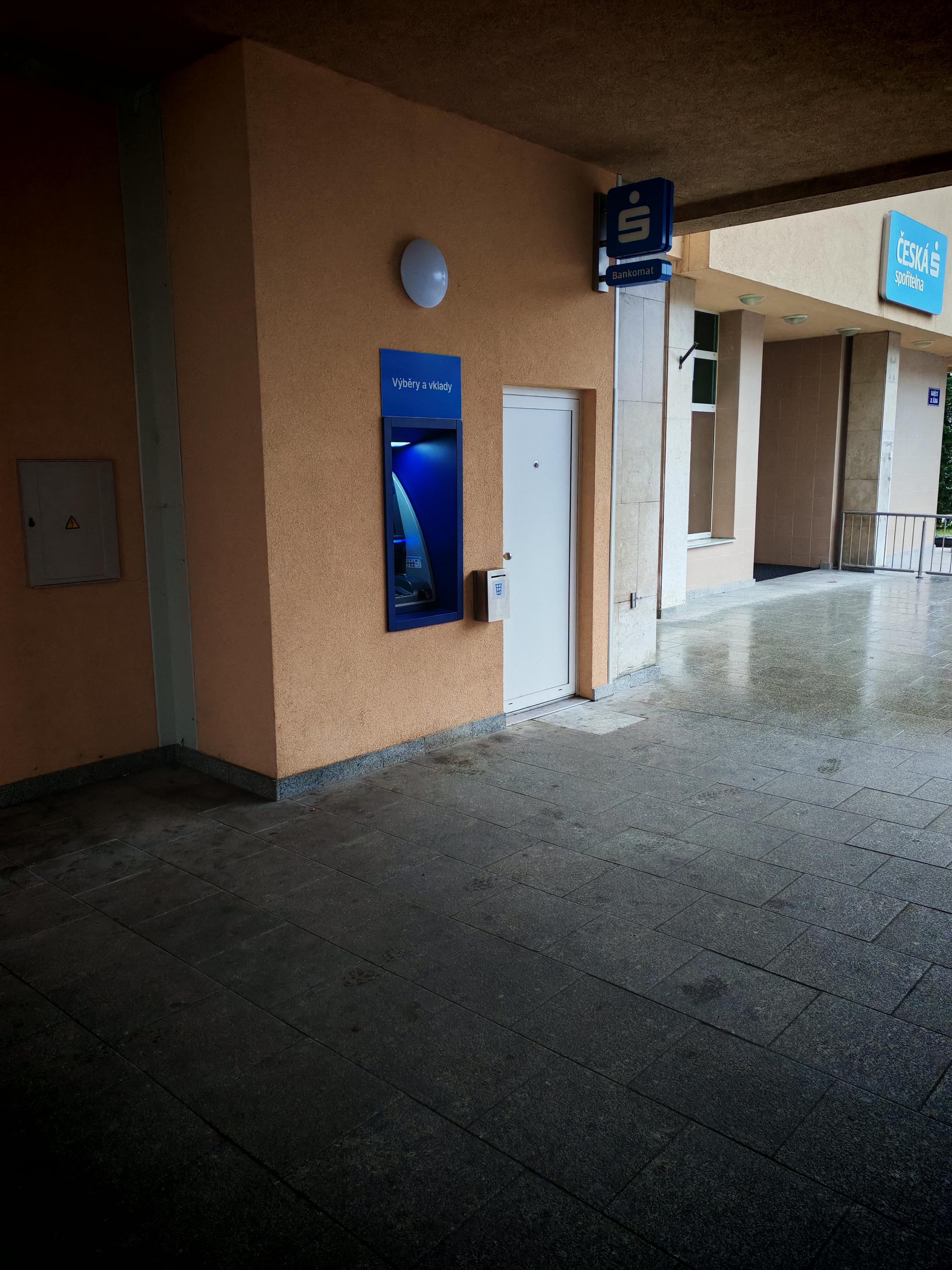 Bankomat České spořitelny foto 2