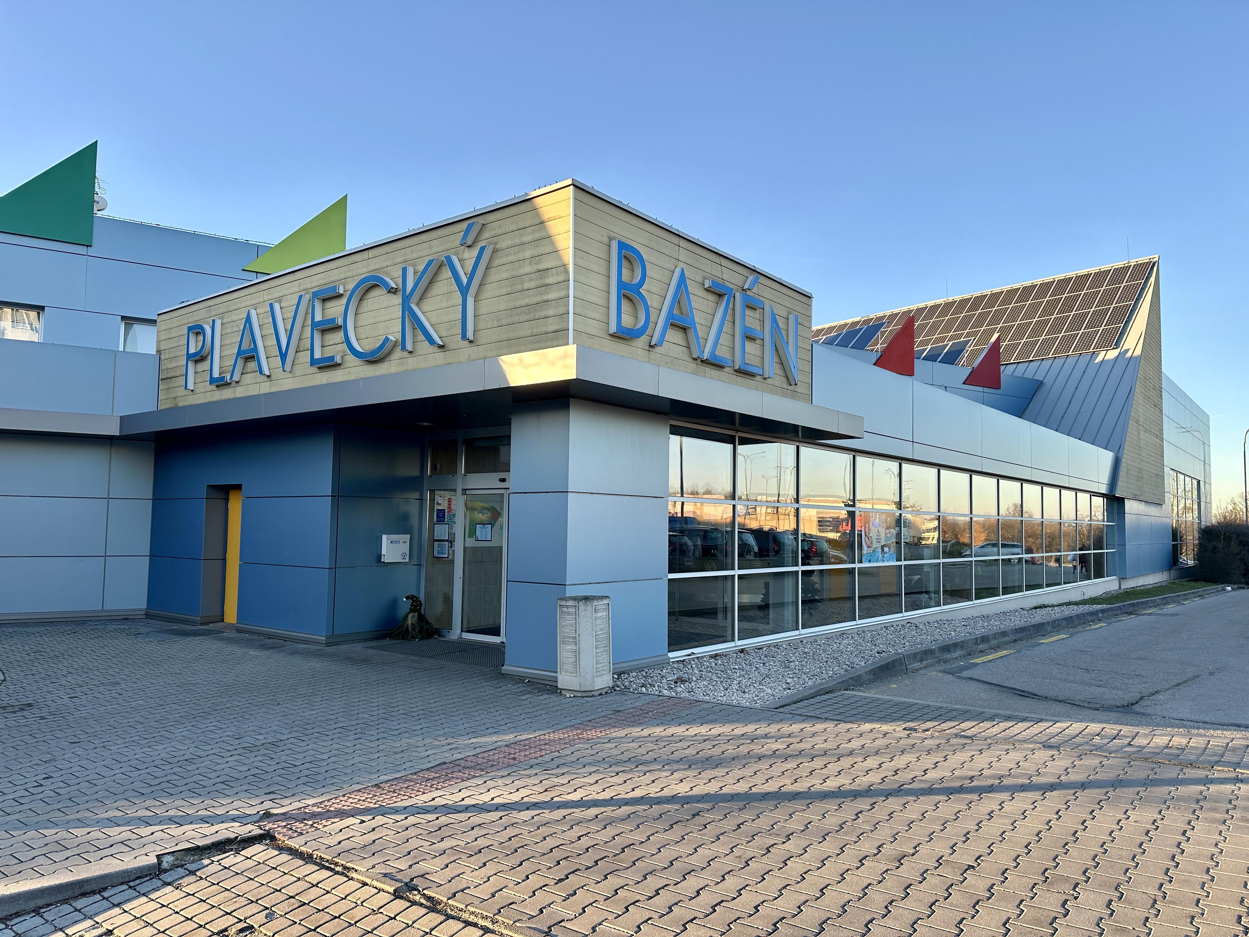 Plavecký bazén a venkovní aquapark - Služby města Jindřichův Hradec foto 2