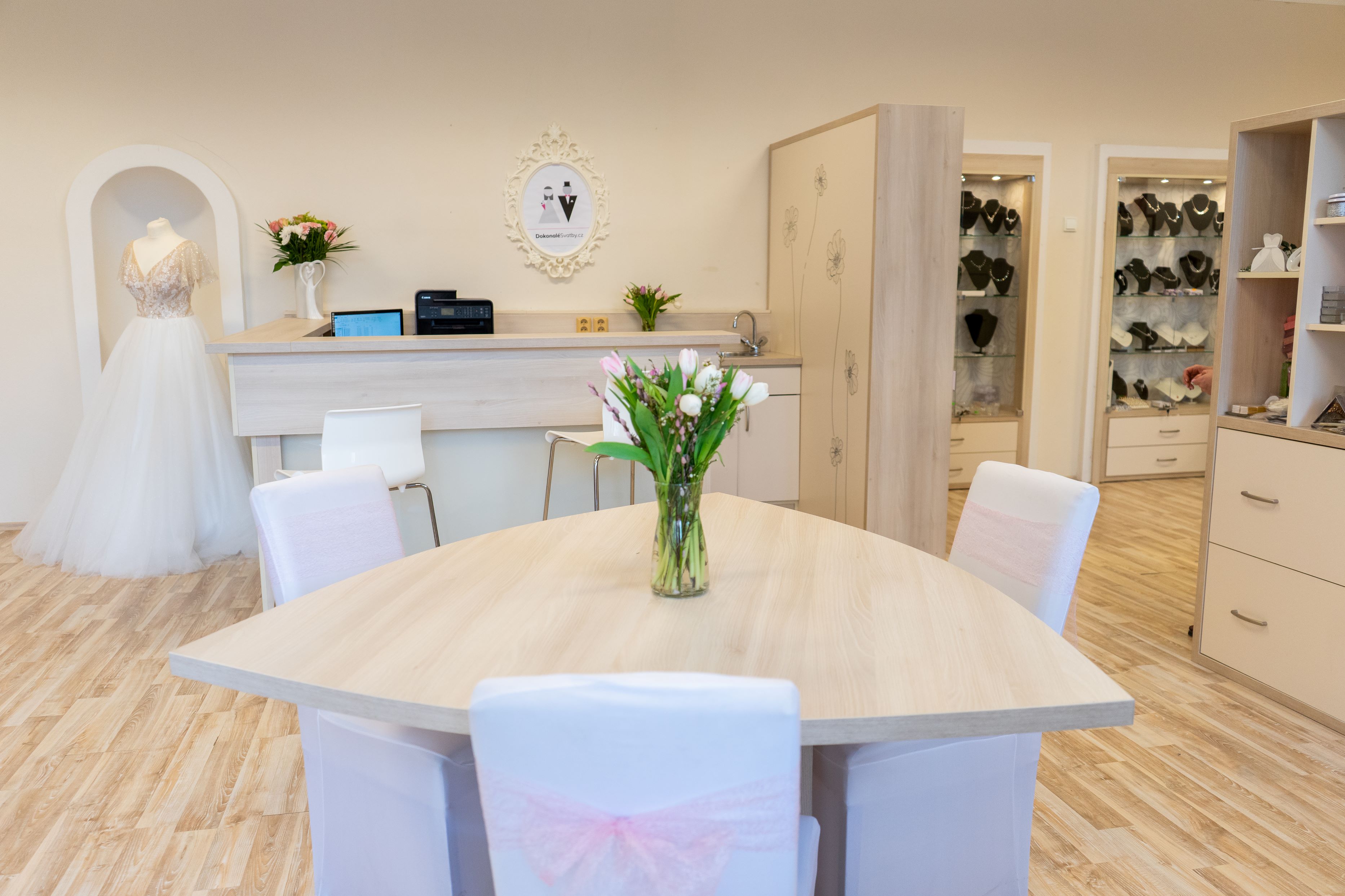 DOKONALÉ SVATBY - SVATEBNÍ SALON - SVATEBNÍ AGENTURA foto 2