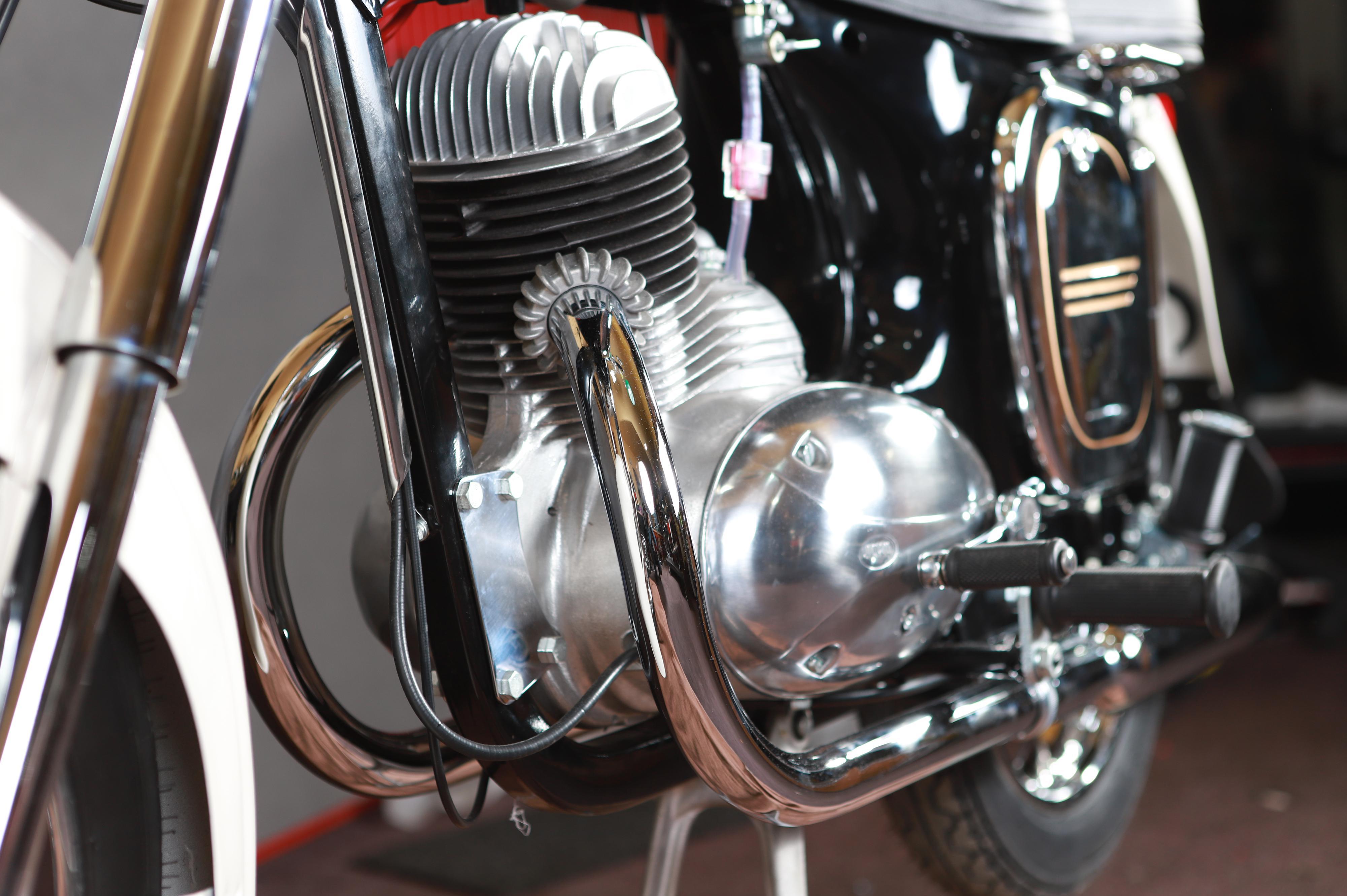 Prodej motorek a skútrů Flomax s.r.o.