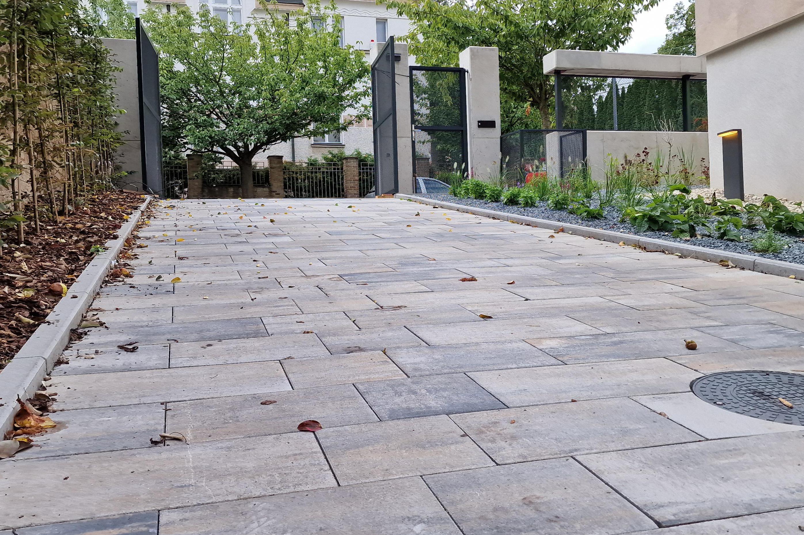 KSENA s.r.o. - Pokládka zámkové dlažby