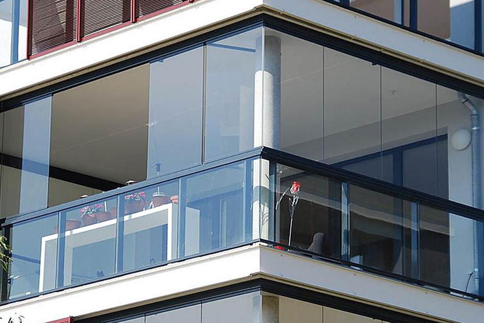 Březnová NABÍDKA na ZASKLENÍ balkónu nebo lodžie