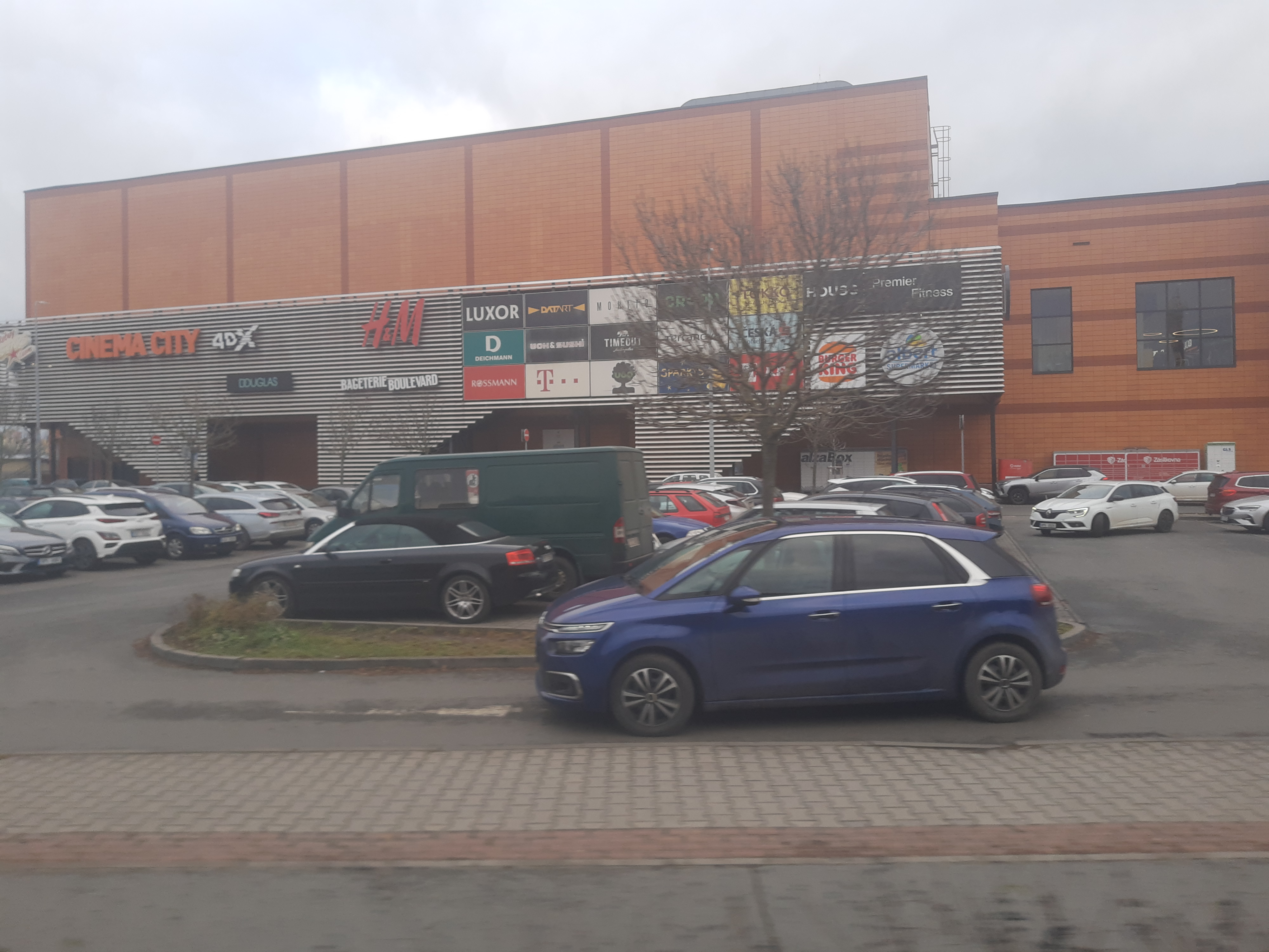 Obchodní centrum Plzeň Plaza foto 5