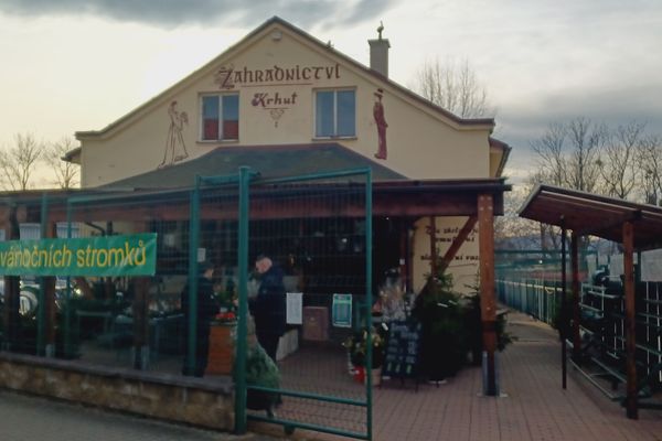 Mulcovaci Kura Sviadnov (mulčovací kůry, které jsou, Mulčovací Kůra) Mulcovaci Kura Sviadnov