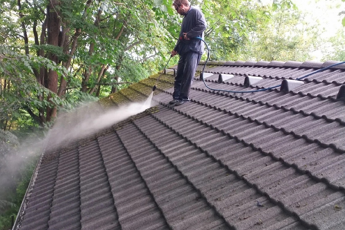 ČIŠTĚNÍ MYTÍ NÁTĚRY RENOVACE. Fasád střech a konstrukcí