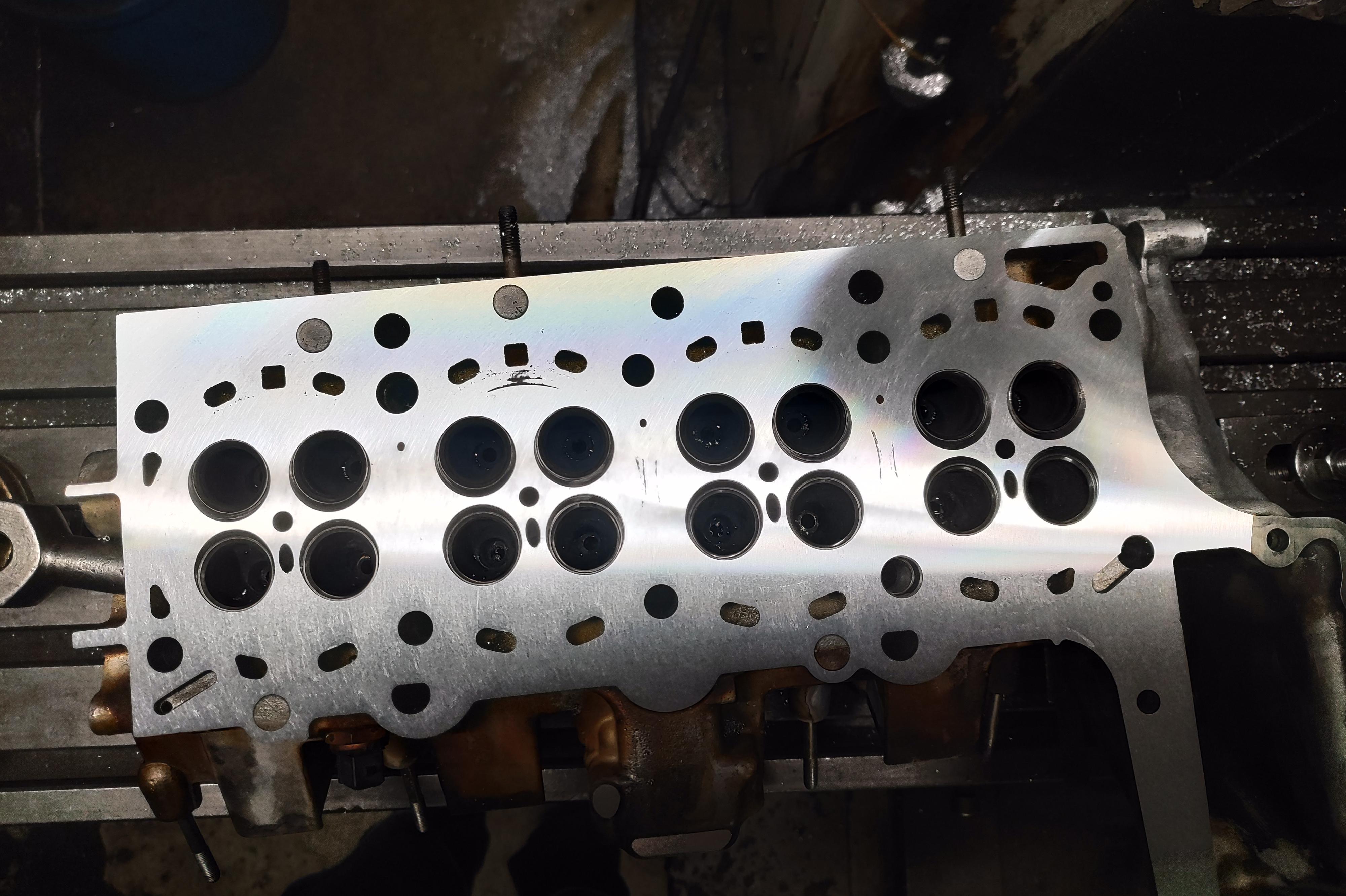 Petr Kostilník - Opravy hlav motorů