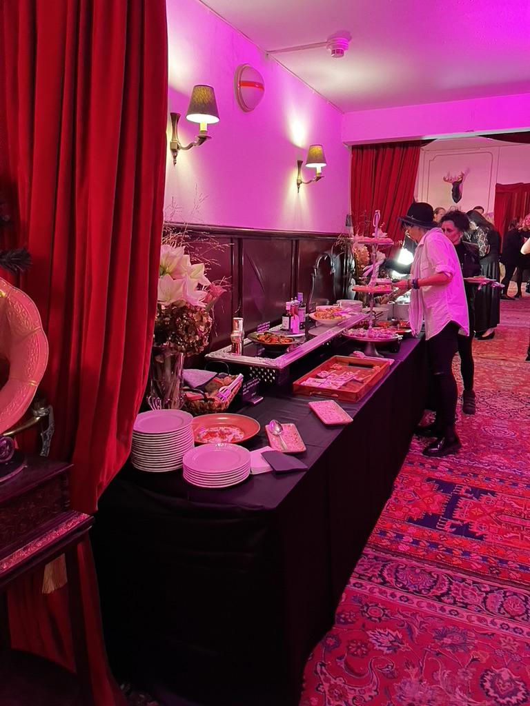 Royal Theatre & Club Chic foto 3