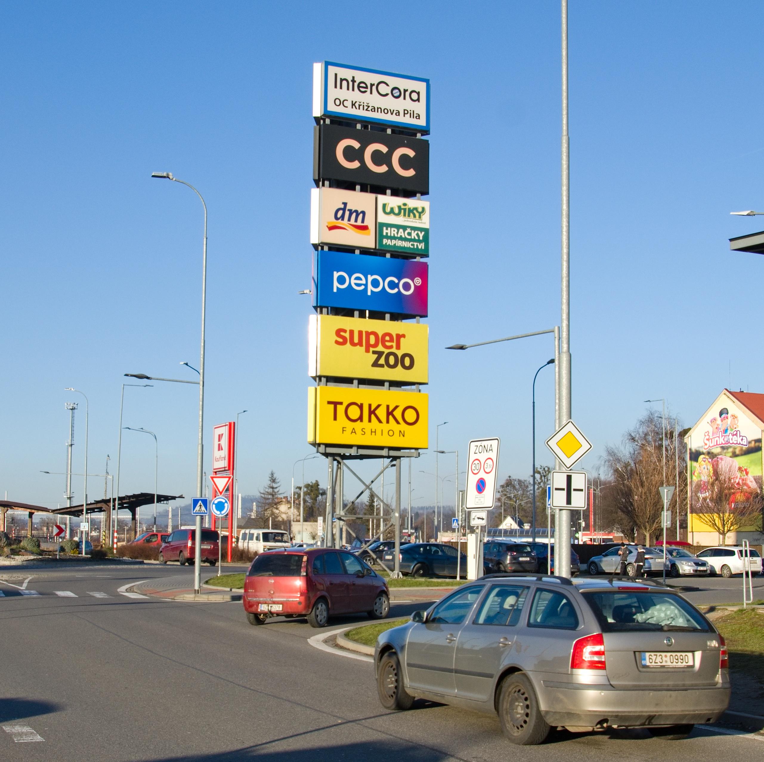 Obchodní centrum Křižanova Pila foto 3