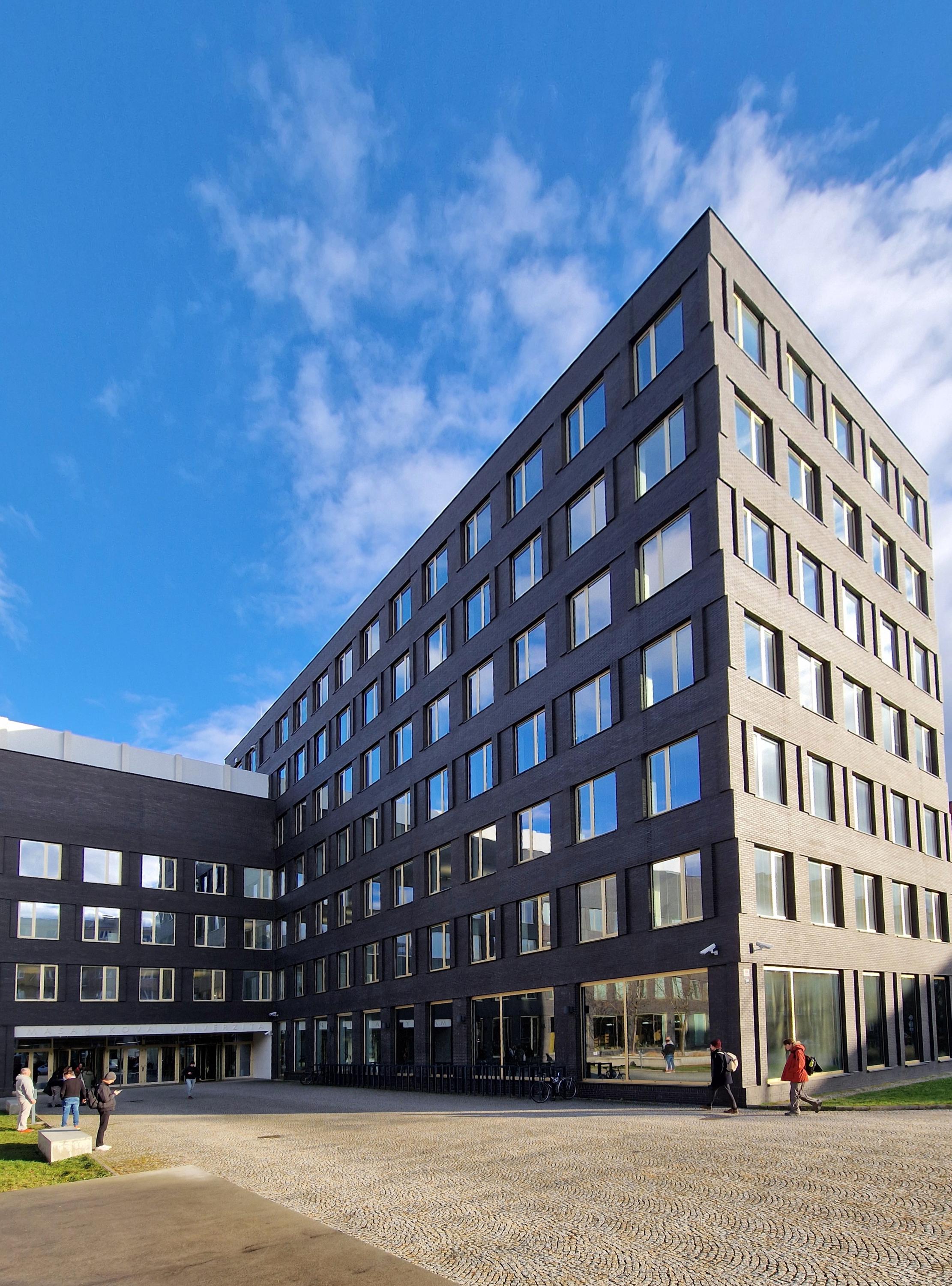 Fakulta informatiky Masarykovy univerzity foto 2