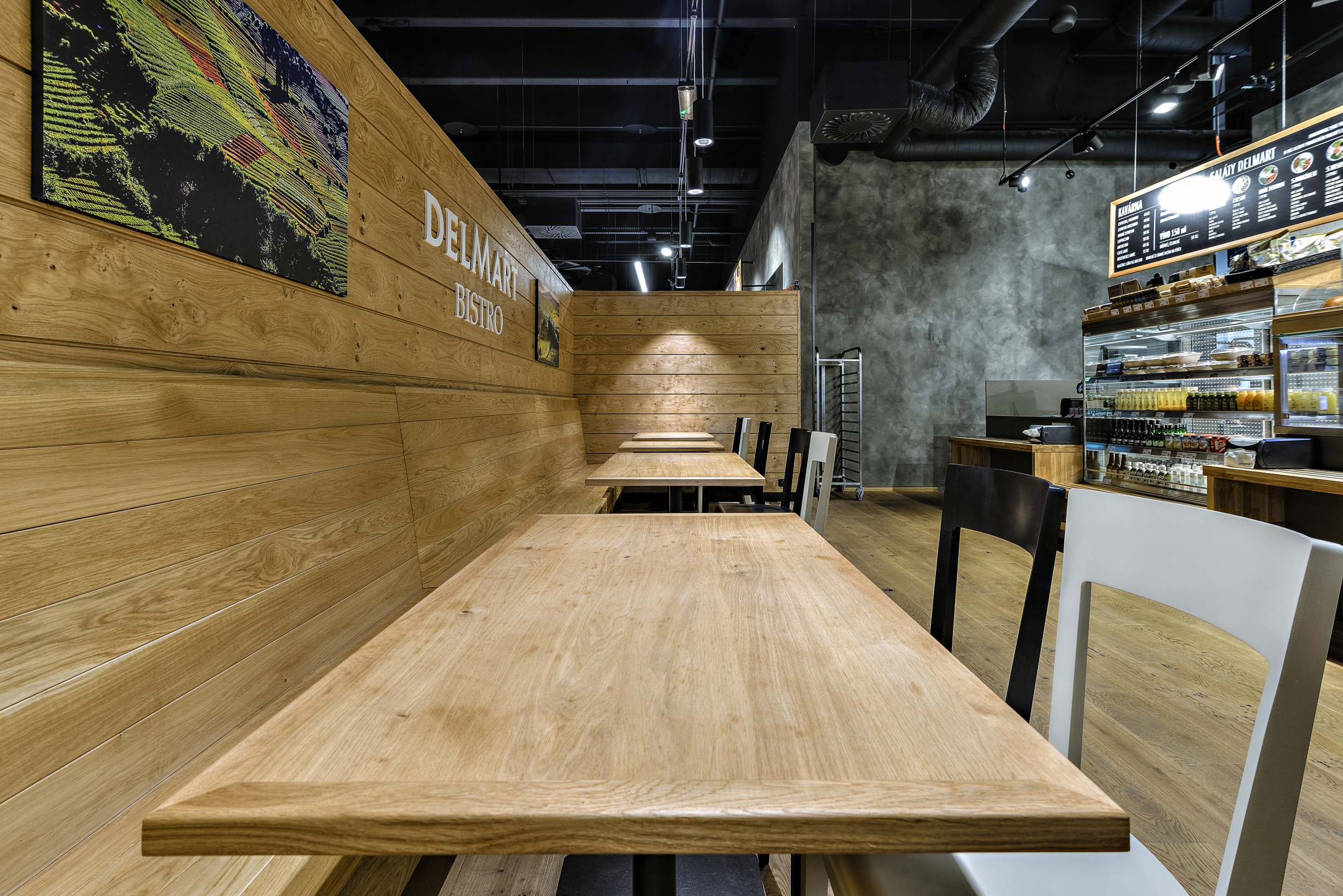 Bistro DELMART OC Letňany foto 2