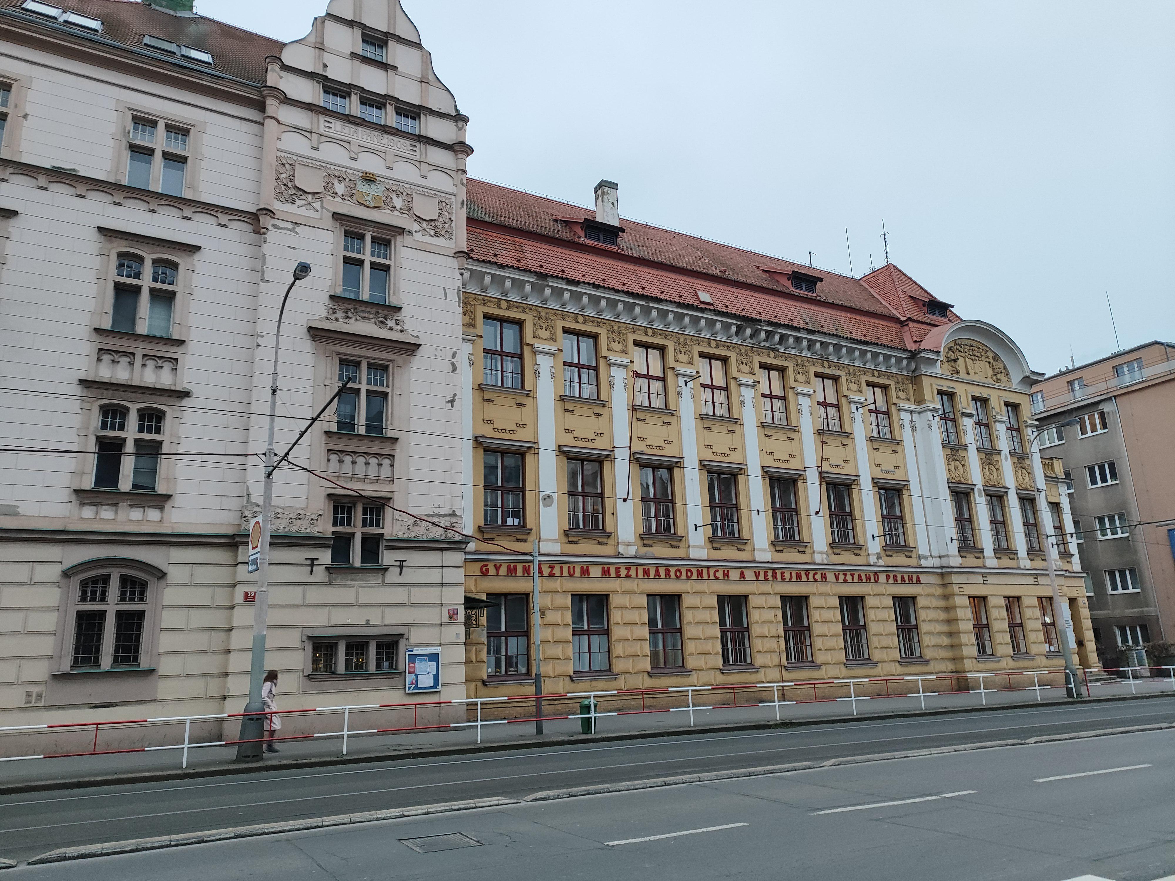 Gymnázium mezinárodních a veřejných vztahů Praha, s.r.o. foto 3