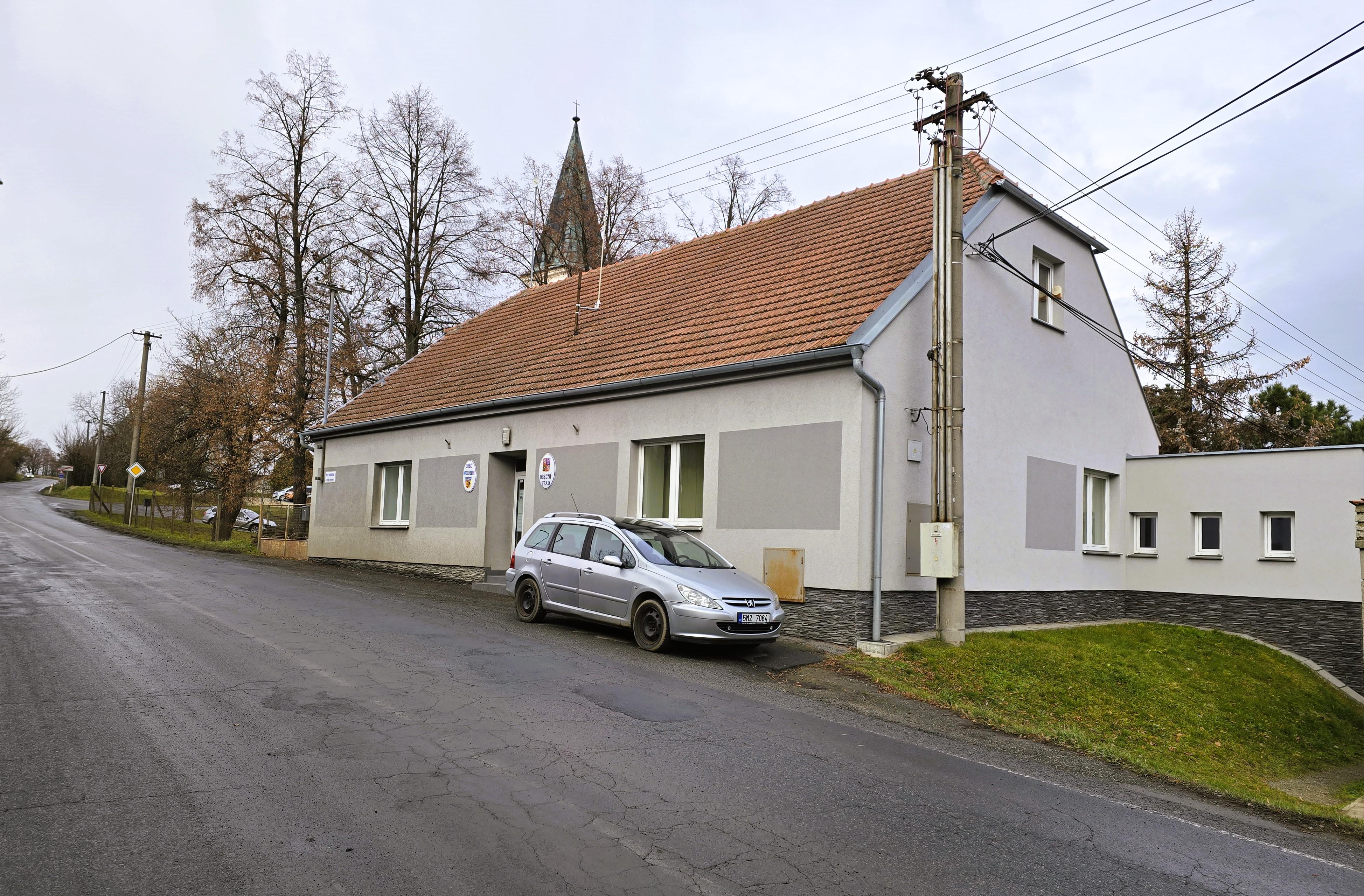 Ohrozim - obecní úřad foto 4