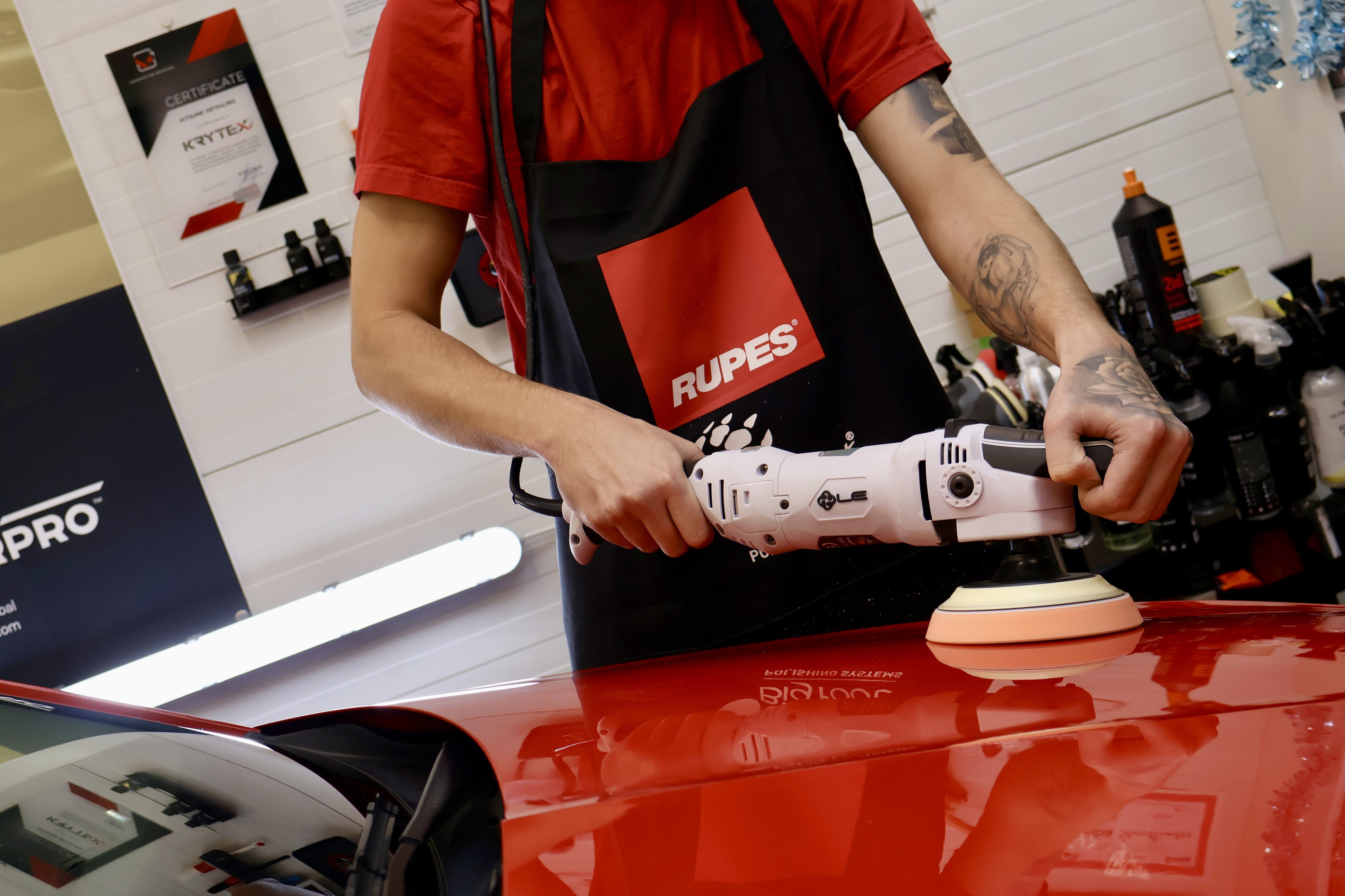 Profesionální strojní leštění a renovace laku