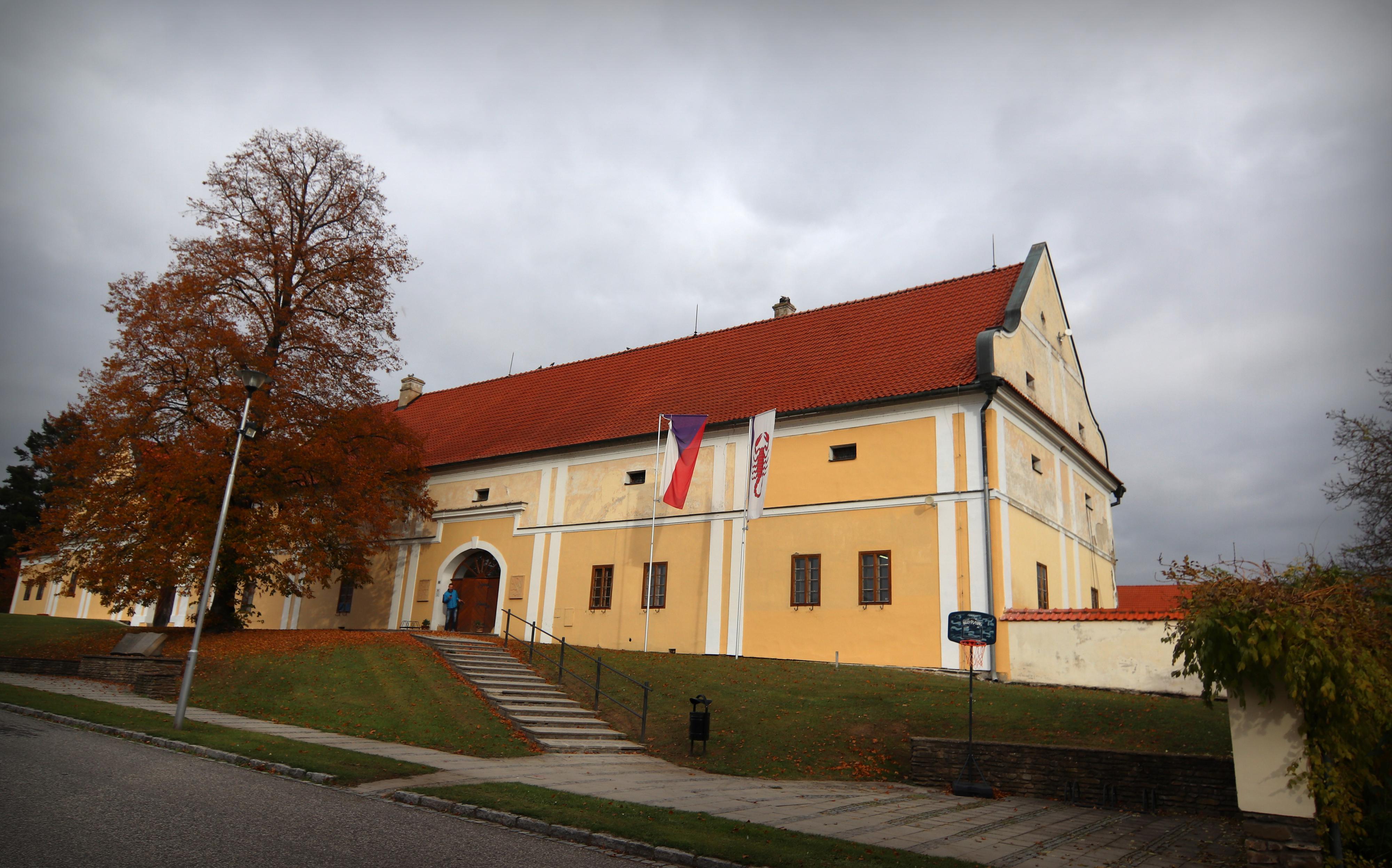 Slatinice - obecní úřad foto 2