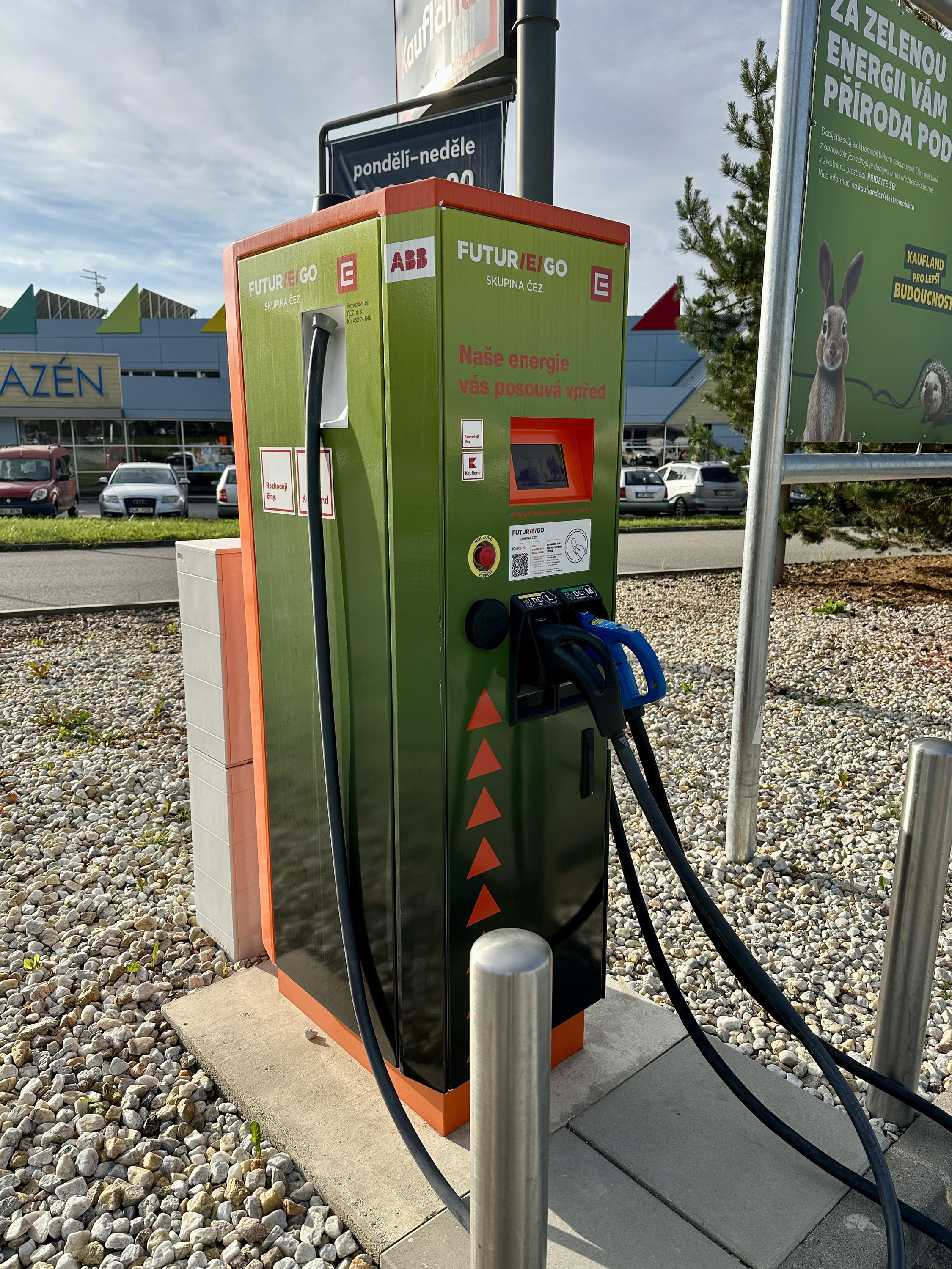 Nabíjecí stanice ČEZ foto 2
