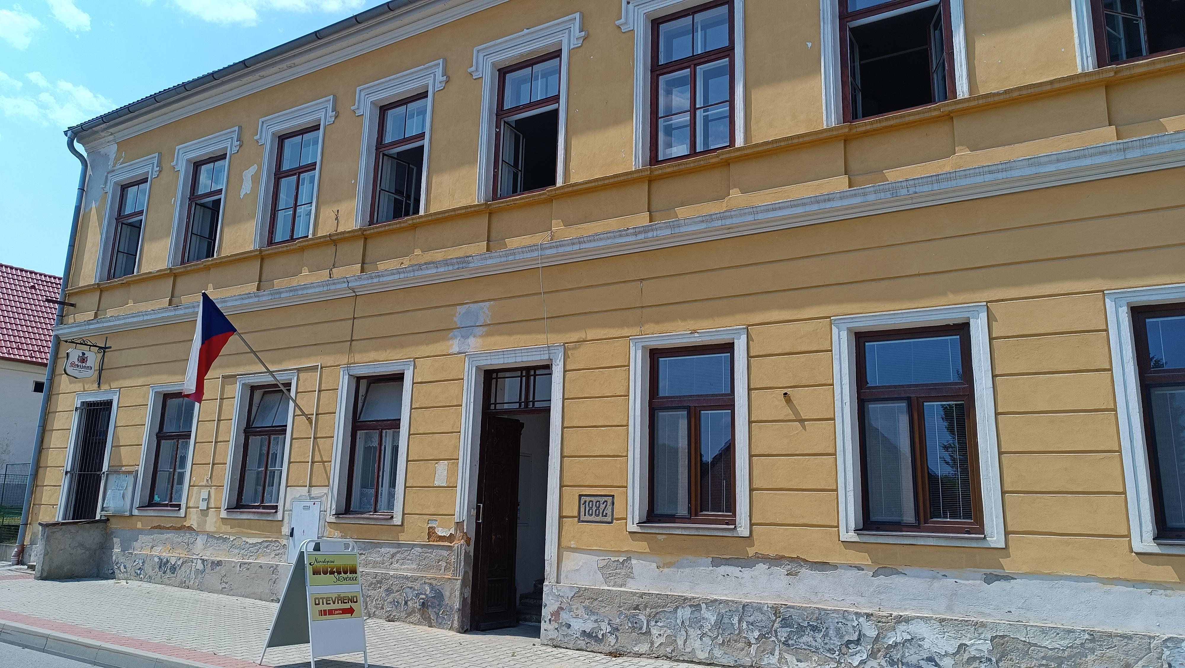 Národopisné muzeum Dolní Slověnice a Četnická stanice Lišov