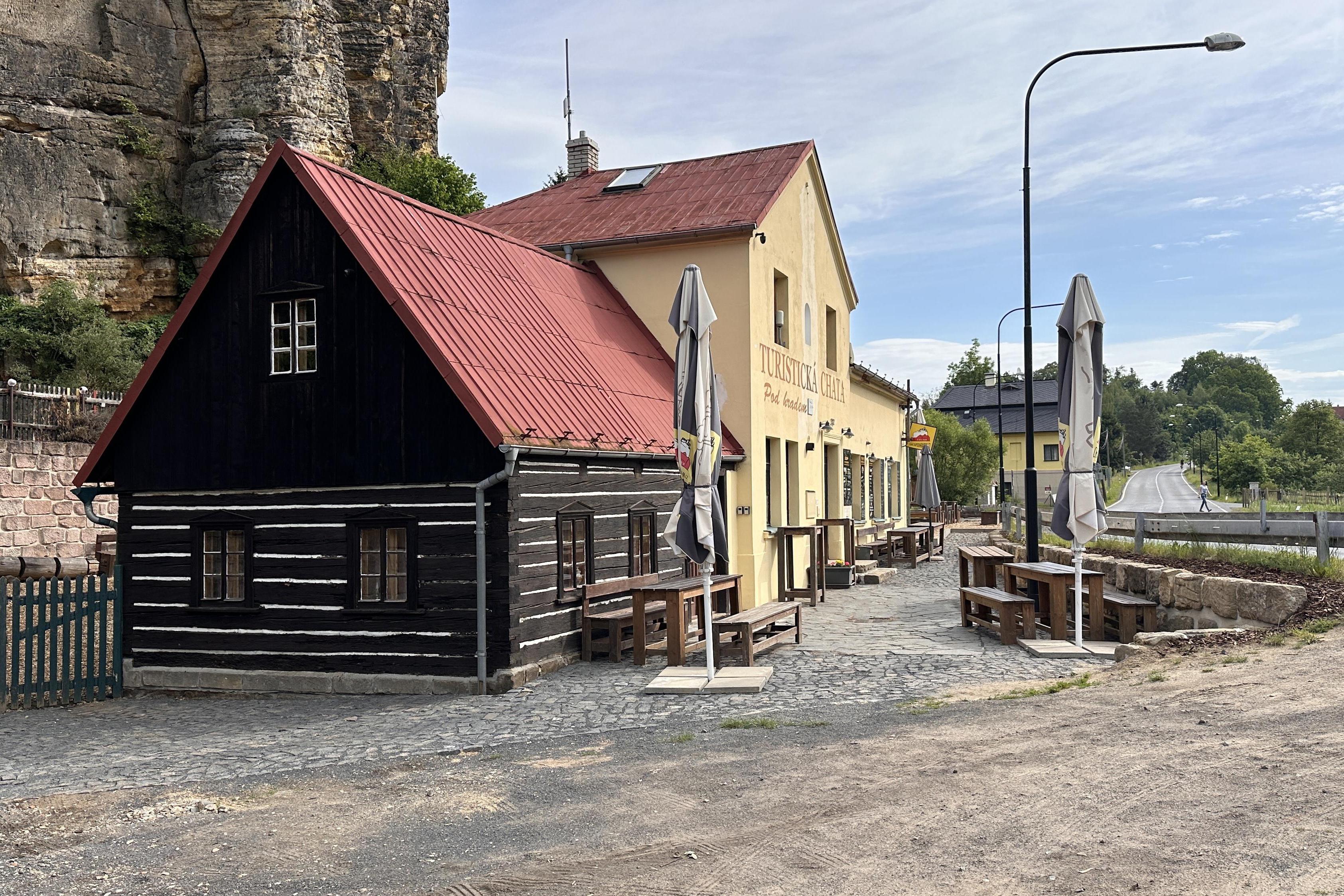 Chata pod hradem