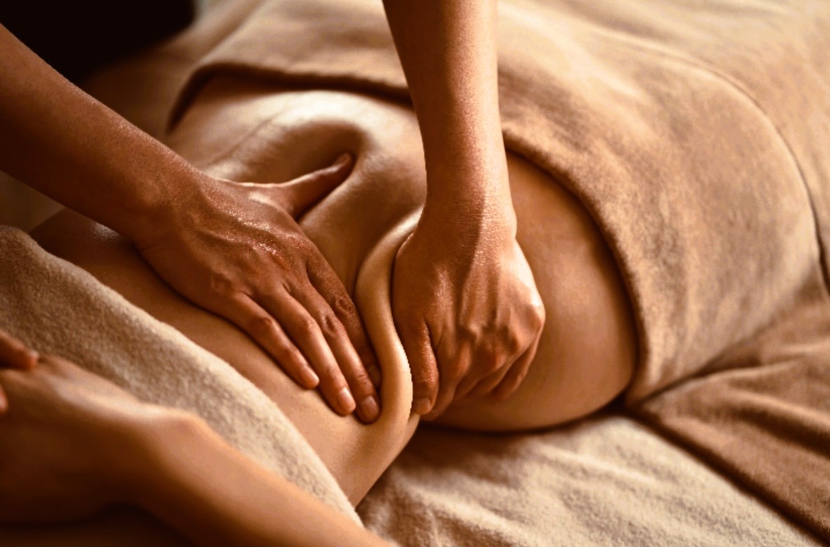 Zeštíhlující olejová masáž