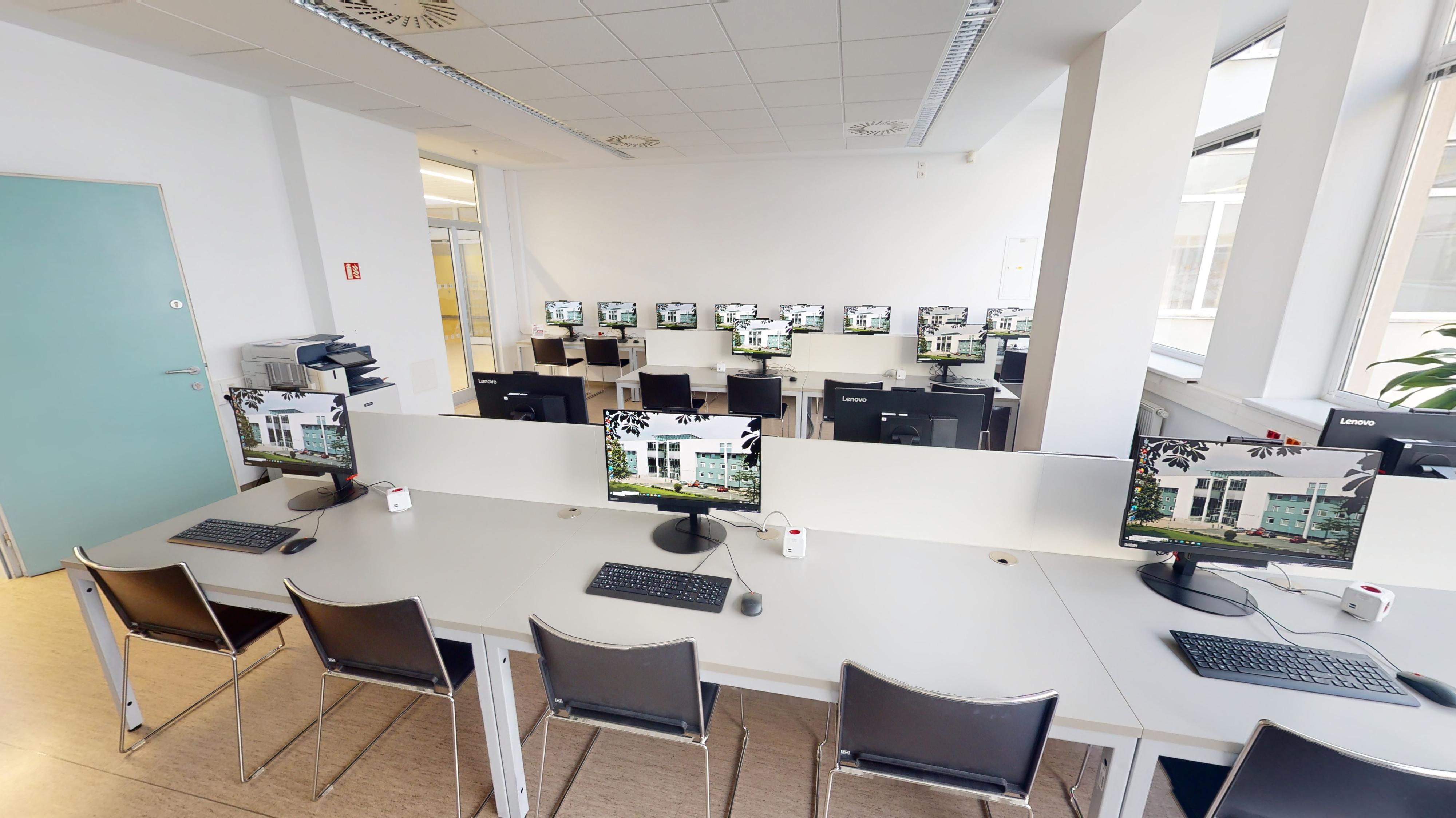 Ústřední knihovna Vysokého učení technického v Brně foto 2